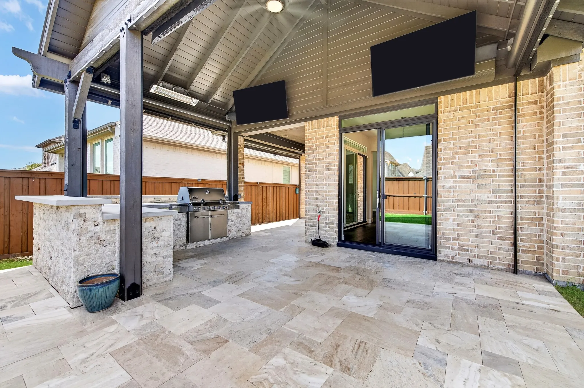 Single Family Residence For Sale in Denton County , 2937 Darcy, The Colony, Texas 75056, 3 Bedroom, 3 Bathroom, 2 Garage spaces, 2,236 Sqft, built in 2020, mls#21377586, Real Estate Agent in The Colony, Homes For Sale in Denton county, Homes For Sale in The Colony, Realtor in The Colony Texas, Real Estate Brokerage Independent Realty Texas, Luminita Cordes Realtor