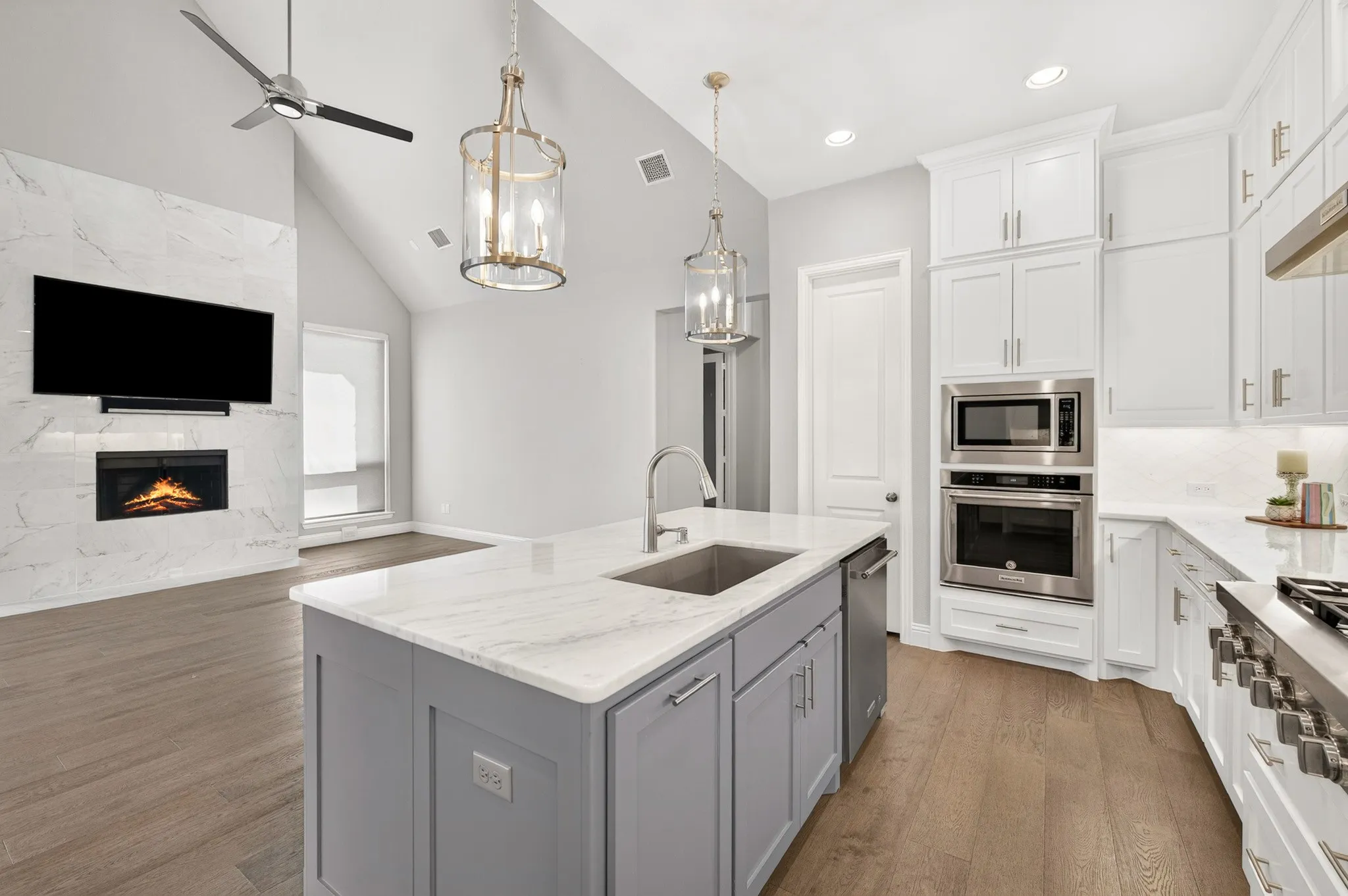 Single Family Residence For Sale in Denton County , 2937 Darcy, The Colony, Texas 75056, 3 Bedroom, 3 Bathroom, 2 Garage spaces, 2,236 Sqft, built in 2020, mls#21377586, Real Estate Agent in The Colony, Homes For Sale in Denton county, Homes For Sale in The Colony, Realtor in The Colony Texas, Real Estate Brokerage Independent Realty Texas, Luminita Cordes Realtor