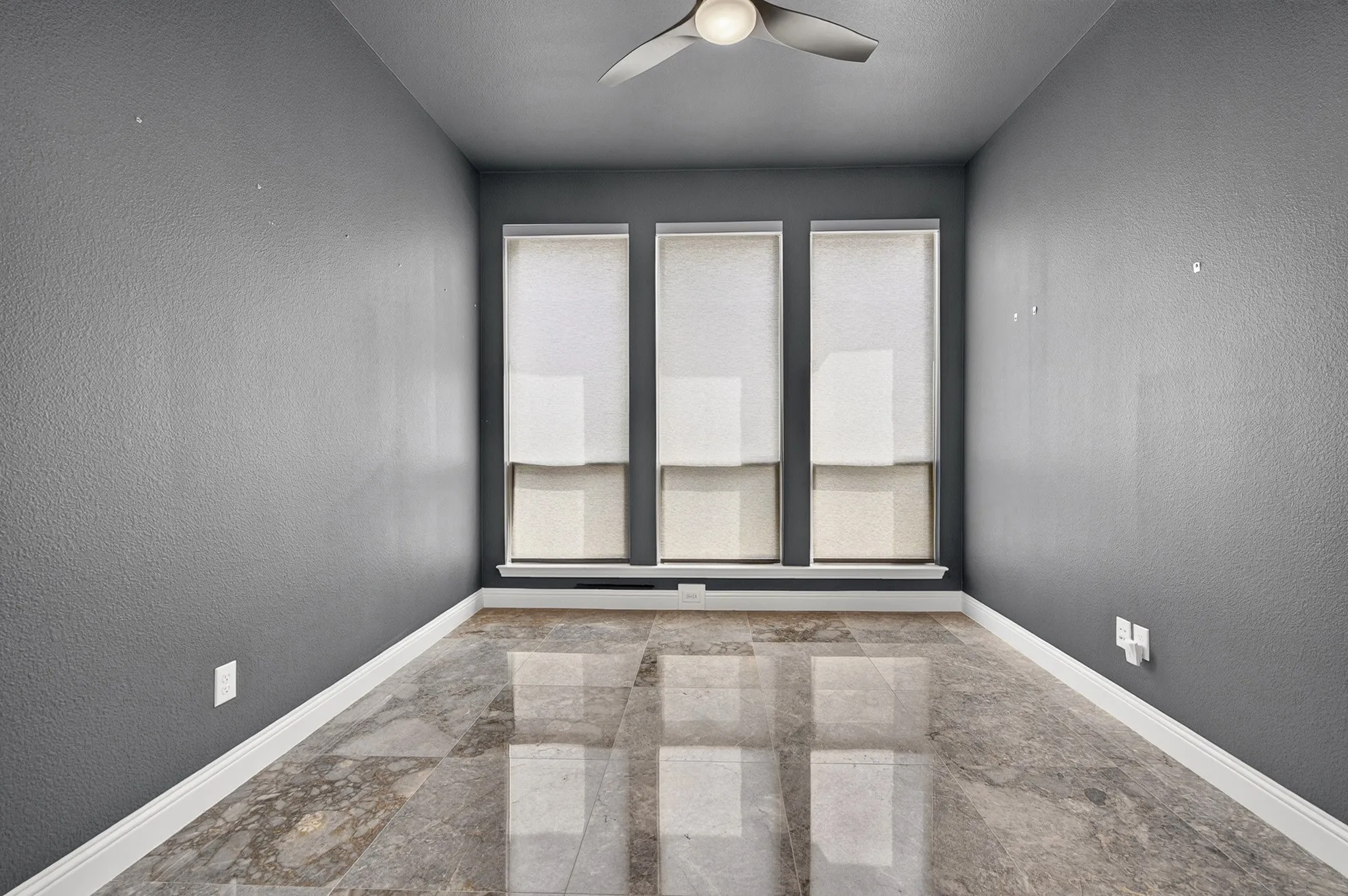 Single Family Residence For Sale in Denton County , 2937 Darcy, The Colony, Texas 75056, 3 Bedroom, 3 Bathroom, 2 Garage spaces, 2,236 Sqft, built in 2020, mls#21377586, Real Estate Agent in The Colony, Homes For Sale in Denton county, Homes For Sale in The Colony, Realtor in The Colony Texas, Real Estate Brokerage Independent Realty Texas, Luminita Cordes Realtor