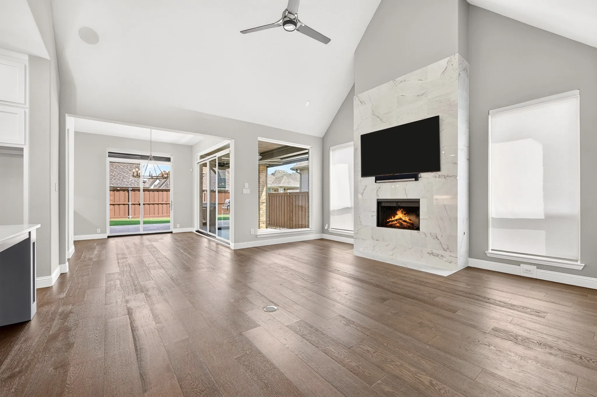 Single Family Residence For Sale in Denton County , 2937 Darcy, The Colony, Texas 75056, 3 Bedroom, 3 Bathroom, 2 Garage spaces, 2,236 Sqft, built in 2020, mls#21377586, Real Estate Agent in The Colony, Homes For Sale in Denton county, Homes For Sale in The Colony, Realtor in The Colony Texas, Real Estate Brokerage Independent Realty Texas, Luminita Cordes Realtor