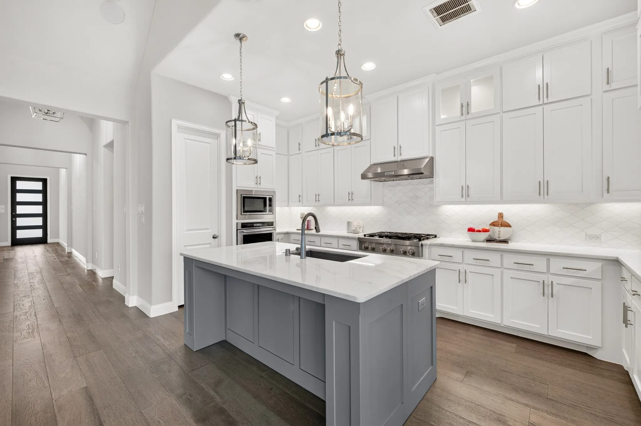 Single Family Residence For Sale in Denton County , 2937 Darcy, The Colony, Texas 75056, 3 Bedroom, 3 Bathroom, 2 Garage spaces, 2,236 Sqft, built in 2020, mls#21377586, Real Estate Agent in The Colony, Homes For Sale in Denton county, Homes For Sale in The Colony, Realtor in The Colony Texas, Real Estate Brokerage Independent Realty Texas, Luminita Cordes Realtor