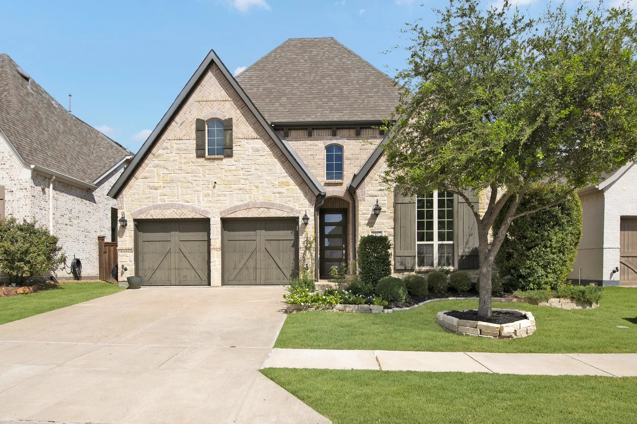 Single Family Residence For Sale in Denton County , 2937 Darcy, The Colony, Texas 75056, 3 Bedroom, 3 Bathroom, 2 Garage spaces, 2,236 Sqft, built in 2020, mls#21377586, Real Estate Agent in The Colony, Homes For Sale in Denton county, Homes For Sale in The Colony, Realtor in The Colony Texas, Real Estate Brokerage Independent Realty Texas, Luminita Cordes Realtor