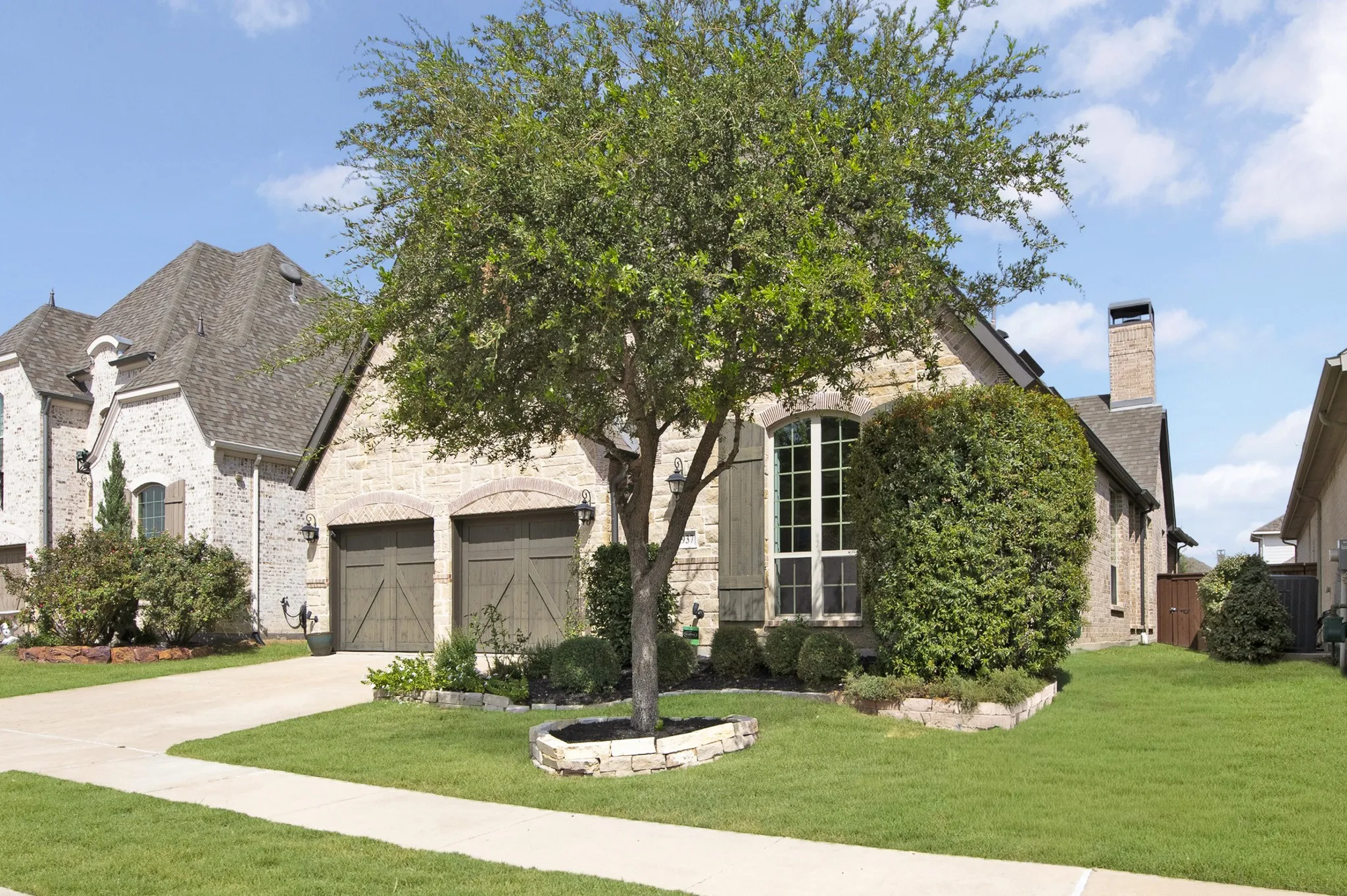 Single Family Residence For Sale in Denton County , 2937 Darcy, The Colony, Texas 75056, 3 Bedroom, 3 Bathroom, 2 Garage spaces, 2,236 Sqft, built in 2020, mls#21377586, Real Estate Agent in The Colony, Homes For Sale in Denton county, Homes For Sale in The Colony, Realtor in The Colony Texas, Real Estate Brokerage Independent Realty Texas, Luminita Cordes Realtor