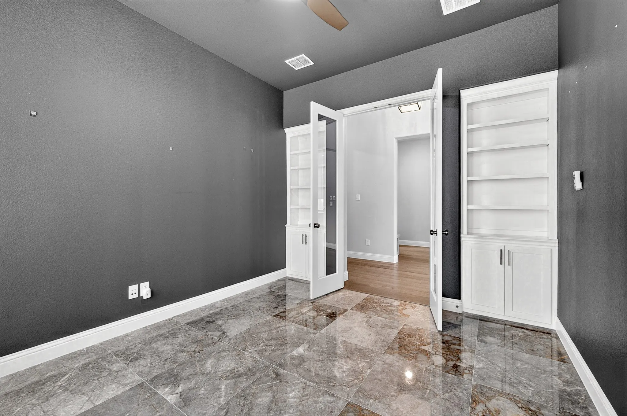 Single Family Residence For Sale in Denton County , 2937 Darcy, The Colony, Texas 75056, 3 Bedroom, 3 Bathroom, 2 Garage spaces, 2,236 Sqft, built in 2020, mls#21377586, Real Estate Agent in The Colony, Homes For Sale in Denton county, Homes For Sale in The Colony, Realtor in The Colony Texas, Real Estate Brokerage Independent Realty Texas, Luminita Cordes Realtor