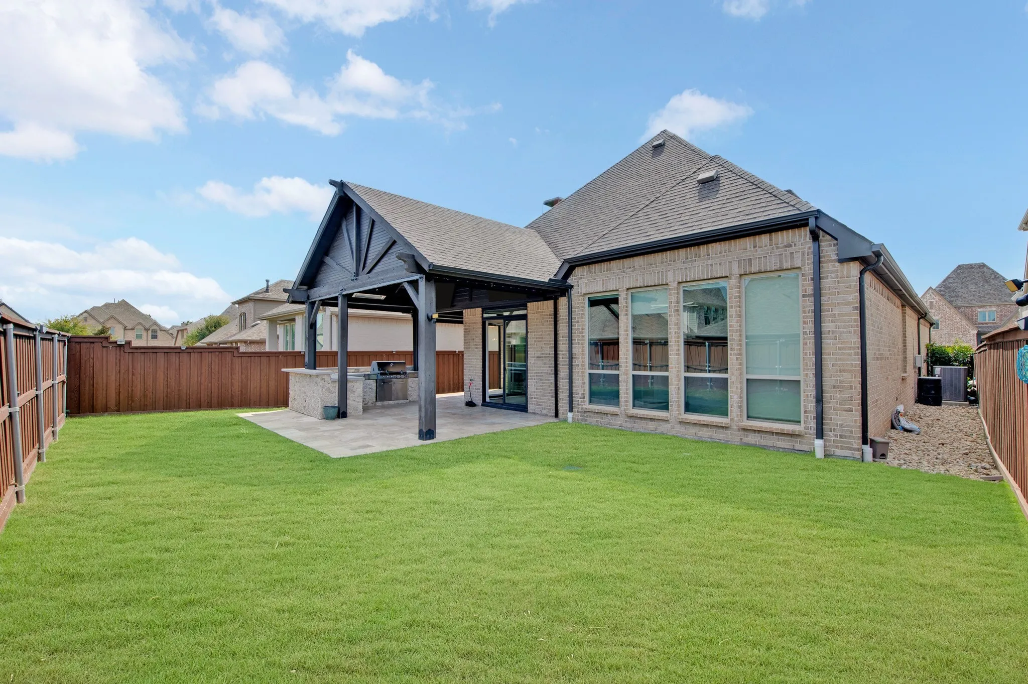 Single Family Residence For Sale in Denton County , 2937 Darcy, The Colony, Texas 75056, 3 Bedroom, 3 Bathroom, 2 Garage spaces, 2,236 Sqft, built in 2020, mls#21377586, Real Estate Agent in The Colony, Homes For Sale in Denton county, Homes For Sale in The Colony, Realtor in The Colony Texas, Real Estate Brokerage Independent Realty Texas, Luminita Cordes Realtor