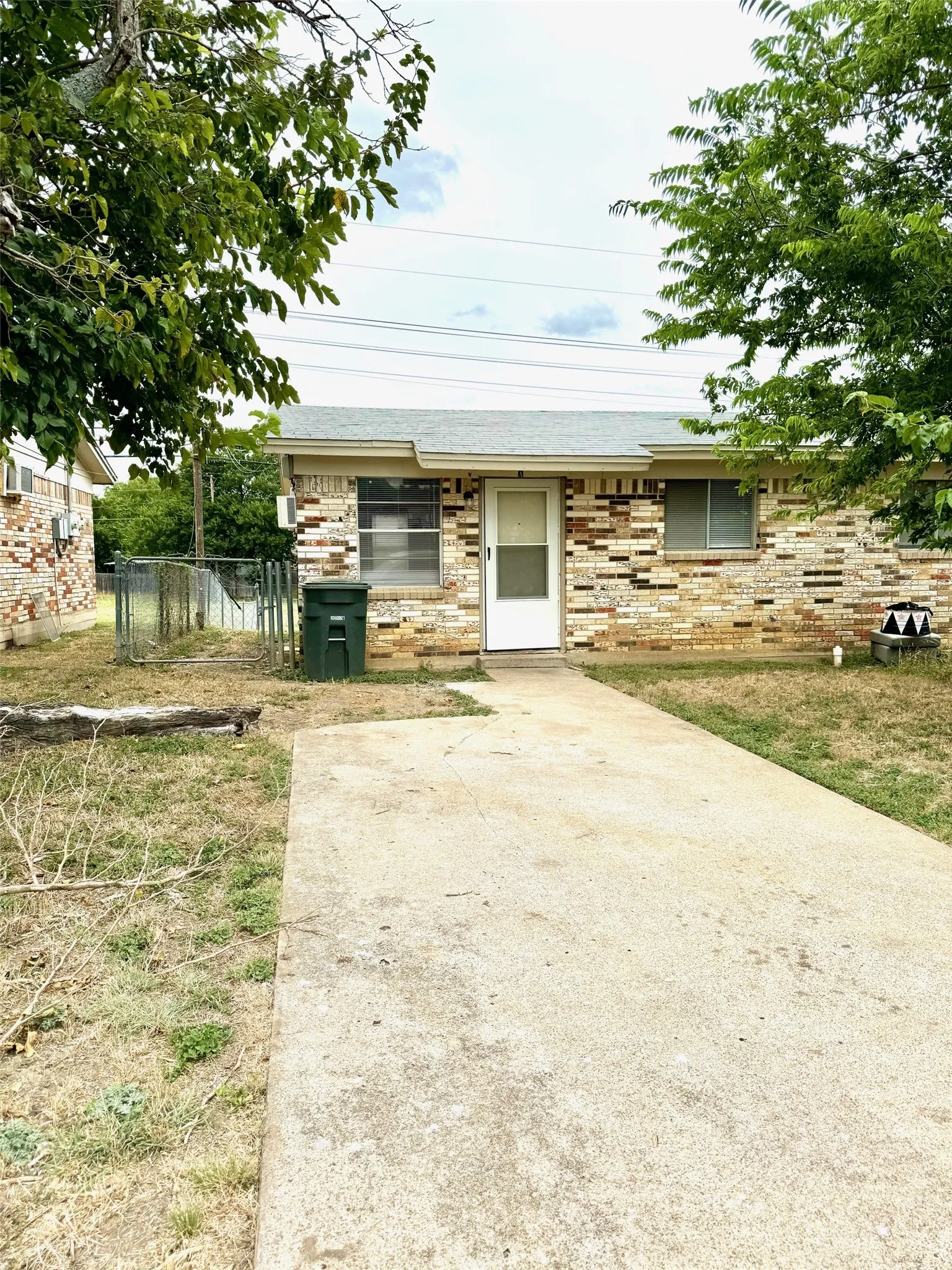 Duplex For Sale in Coryell County , 408 Sunset Lane A & B, Copperas Cove, Texas 76522, 2 Bedroom, 2 Bathroom, Garage spaces, 0 Sqft, built in 1971, mls#21404249, Real Estate Agent in Copperas Cove, Homes For Sale in Coryell county, Homes For Sale in Copperas Cove, Realtor in Copperas Cove Texas, Real Estate Brokerage Independent Realty Texas, Luminita Cordes Realtor