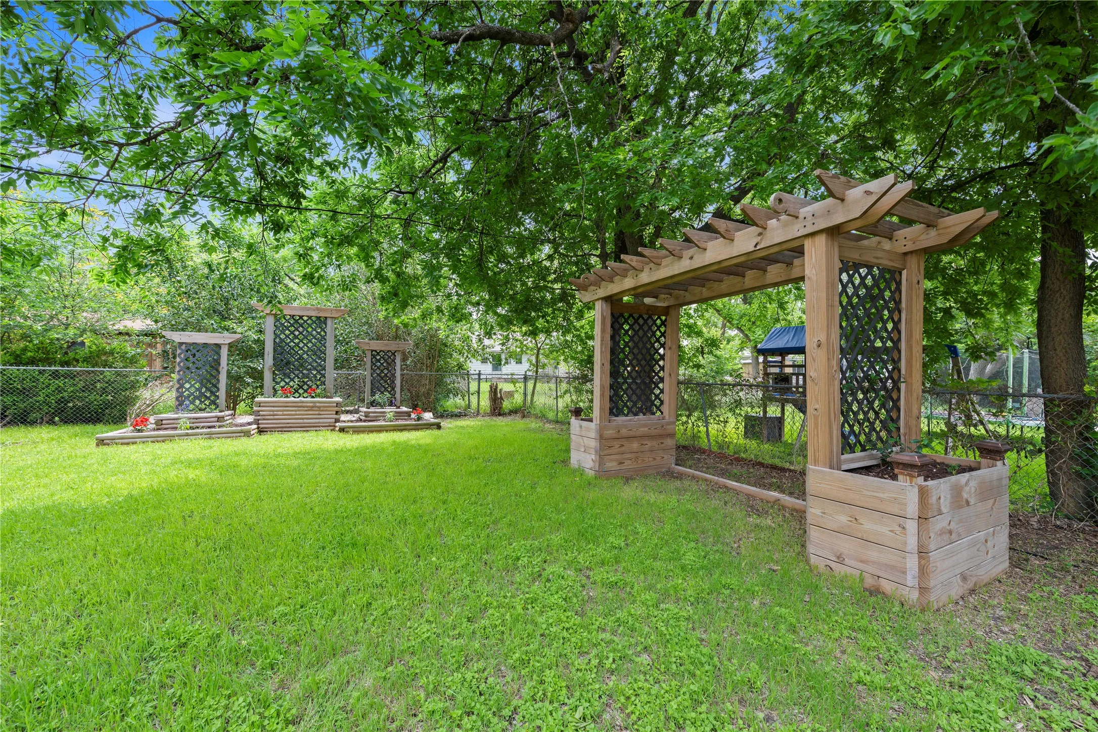Single Family Residence For Sale in Bell County , 1803 S 15th Street, Temple, Texas 76504, 3 Bedroom, 2 Bathroom, 2 Garage spaces, 1,758 Sqft, built in 1954, mls#21404087, Real Estate Agent in Temple, Homes For Sale in Bell county, Homes For Sale in Temple, Realtor in Temple Texas, Real Estate Brokerage Independent Realty Texas, Luminita Cordes Realtor