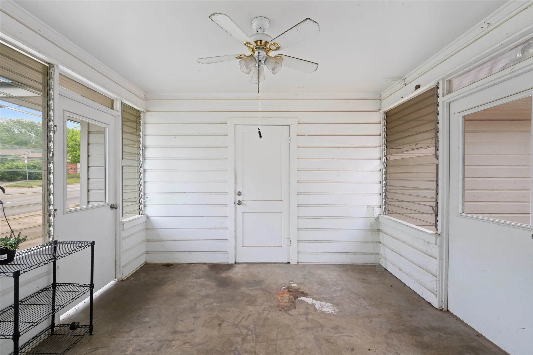 Single Family Residence For Sale in Bell County , 1803 S 15th Street, Temple, Texas 76504, 3 Bedroom, 2 Bathroom, 2 Garage spaces, 1,758 Sqft, built in 1954, mls#21404087, Real Estate Agent in Temple, Homes For Sale in Bell county, Homes For Sale in Temple, Realtor in Temple Texas, Real Estate Brokerage Independent Realty Texas, Luminita Cordes Realtor