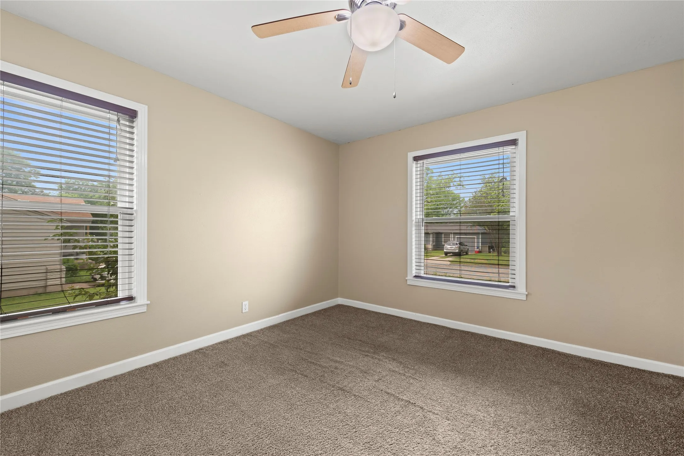 Single Family Residence For Sale in Bell County , 1803 S 15th Street, Temple, Texas 76504, 3 Bedroom, 2 Bathroom, 2 Garage spaces, 1,758 Sqft, built in 1954, mls#21404087, Real Estate Agent in Temple, Homes For Sale in Bell county, Homes For Sale in Temple, Realtor in Temple Texas, Real Estate Brokerage Independent Realty Texas, Luminita Cordes Realtor