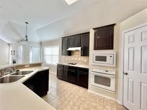 Single Family Residence For Rent in Denton County , 2981 Hancock Drive, Frisco, Texas 75033, 4 Bedroom, 2 Bathroom, 2 Garage spaces, 2,030 Sqft, built in 2002, mls#21400048, Real Estate Agent in Frisco, Homes For Rent in Denton county, Homes For Rent in Frisco, Realtor in Frisco Texas, Real Estate Brokerage Independent Realty Texas, Luminita Cordes Realtor
