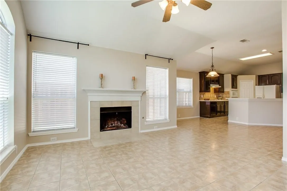Single Family Residence For Rent in Denton County , 2981 Hancock Drive, Frisco, Texas 75033, 4 Bedroom, 2 Bathroom, 2 Garage spaces, 2,030 Sqft, built in 2002, mls#21400048, Real Estate Agent in Frisco, Homes For Rent in Denton county, Homes For Rent in Frisco, Realtor in Frisco Texas, Real Estate Brokerage Independent Realty Texas, Luminita Cordes Realtor