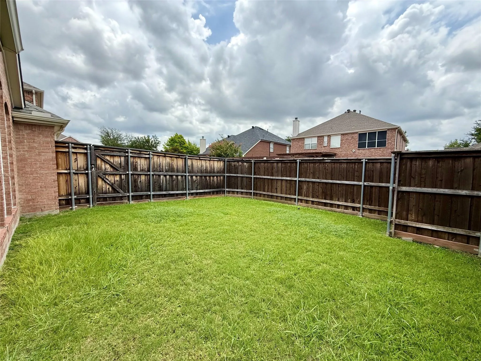 Single Family Residence For Rent in Denton County , 2981 Hancock Drive, Frisco, Texas 75033, 4 Bedroom, 2 Bathroom, 2 Garage spaces, 2,030 Sqft, built in 2002, mls#21400048, Real Estate Agent in Frisco, Homes For Rent in Denton county, Homes For Rent in Frisco, Realtor in Frisco Texas, Real Estate Brokerage Independent Realty Texas, Luminita Cordes Realtor