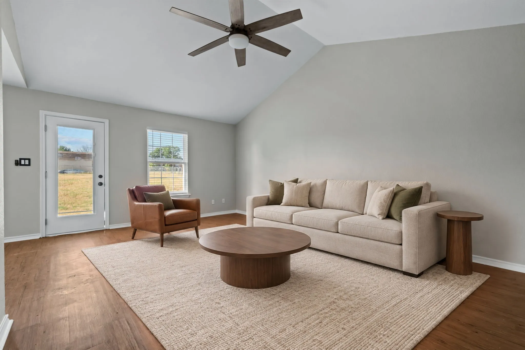 Single Family Residence For Sale in Hood County , 3904 Country Meadows Road, Granbury, Texas 76049, 3 Bedroom, 2 Bathroom, 2 Garage spaces, 1,447 Sqft, built in 2002, mls#21398139, Real Estate Agent in Granbury, Homes For Sale in Hood county, Homes For Sale in Granbury, Realtor in Granbury Texas, Real Estate Brokerage Independent Realty Texas, Luminita Cordes Realtor