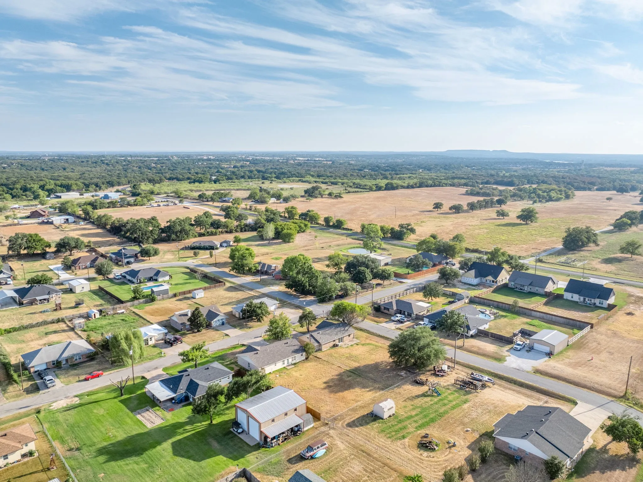 Single Family Residence For Sale in Hood County , 3904 Country Meadows Road, Granbury, Texas 76049, 3 Bedroom, 2 Bathroom, 2 Garage spaces, 1,447 Sqft, built in 2002, mls#21398139, Real Estate Agent in Granbury, Homes For Sale in Hood county, Homes For Sale in Granbury, Realtor in Granbury Texas, Real Estate Brokerage Independent Realty Texas, Luminita Cordes Realtor