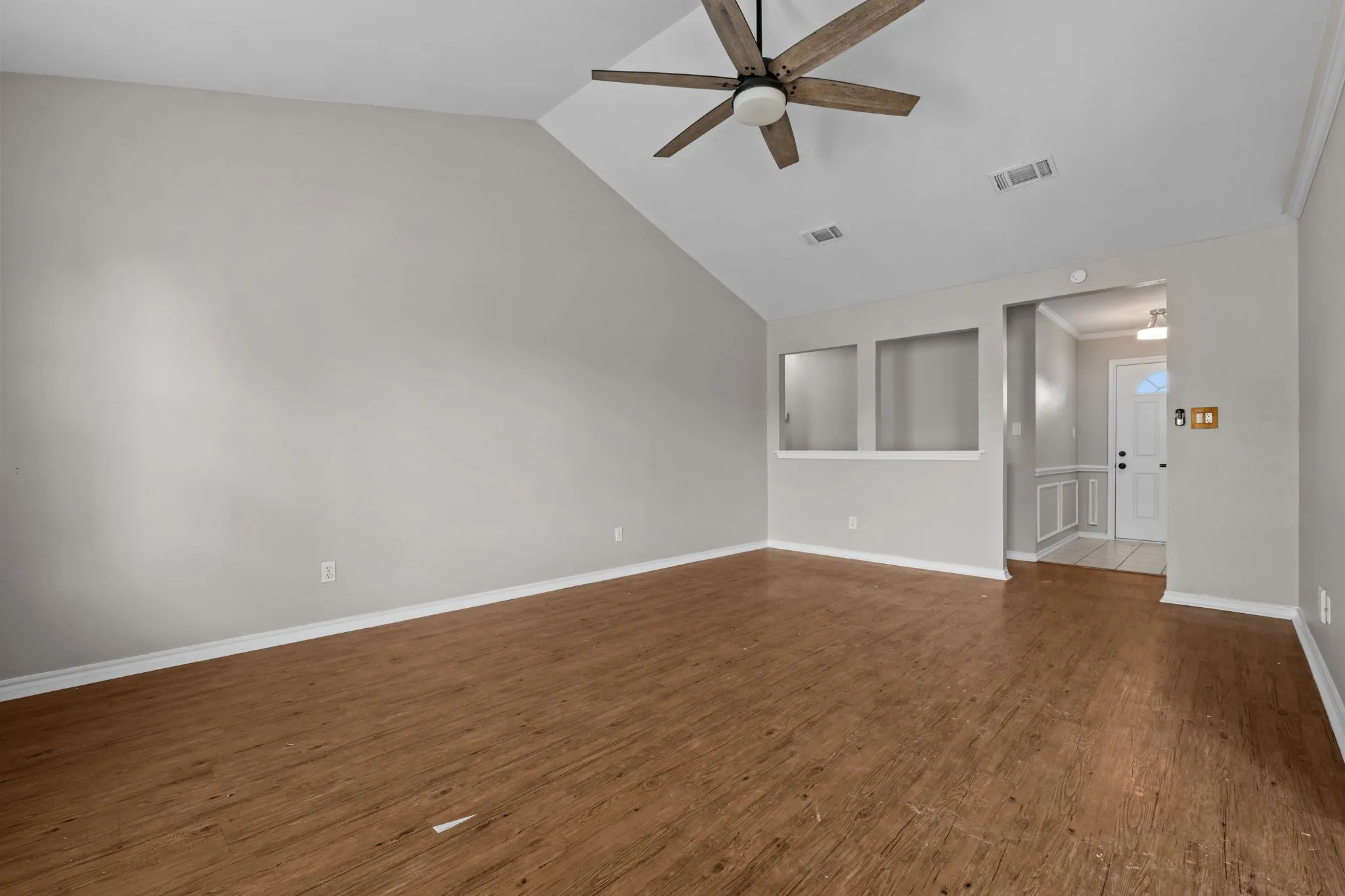 Single Family Residence For Sale in Hood County , 3904 Country Meadows Road, Granbury, Texas 76049, 3 Bedroom, 2 Bathroom, 2 Garage spaces, 1,447 Sqft, built in 2002, mls#21398139, Real Estate Agent in Granbury, Homes For Sale in Hood county, Homes For Sale in Granbury, Realtor in Granbury Texas, Real Estate Brokerage Independent Realty Texas, Luminita Cordes Realtor