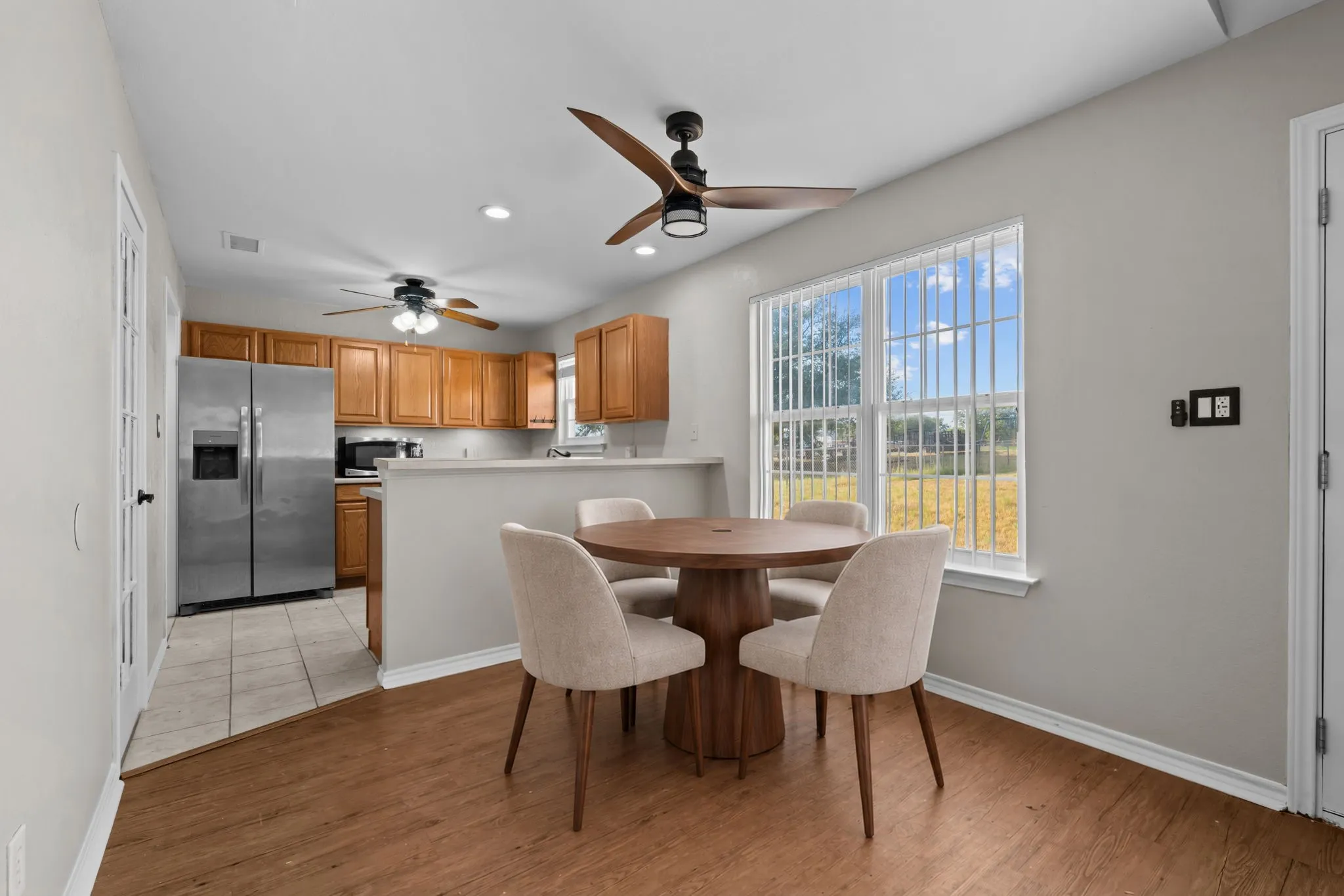 Single Family Residence For Sale in Hood County , 3904 Country Meadows Road, Granbury, Texas 76049, 3 Bedroom, 2 Bathroom, 2 Garage spaces, 1,447 Sqft, built in 2002, mls#21398139, Real Estate Agent in Granbury, Homes For Sale in Hood county, Homes For Sale in Granbury, Realtor in Granbury Texas, Real Estate Brokerage Independent Realty Texas, Luminita Cordes Realtor