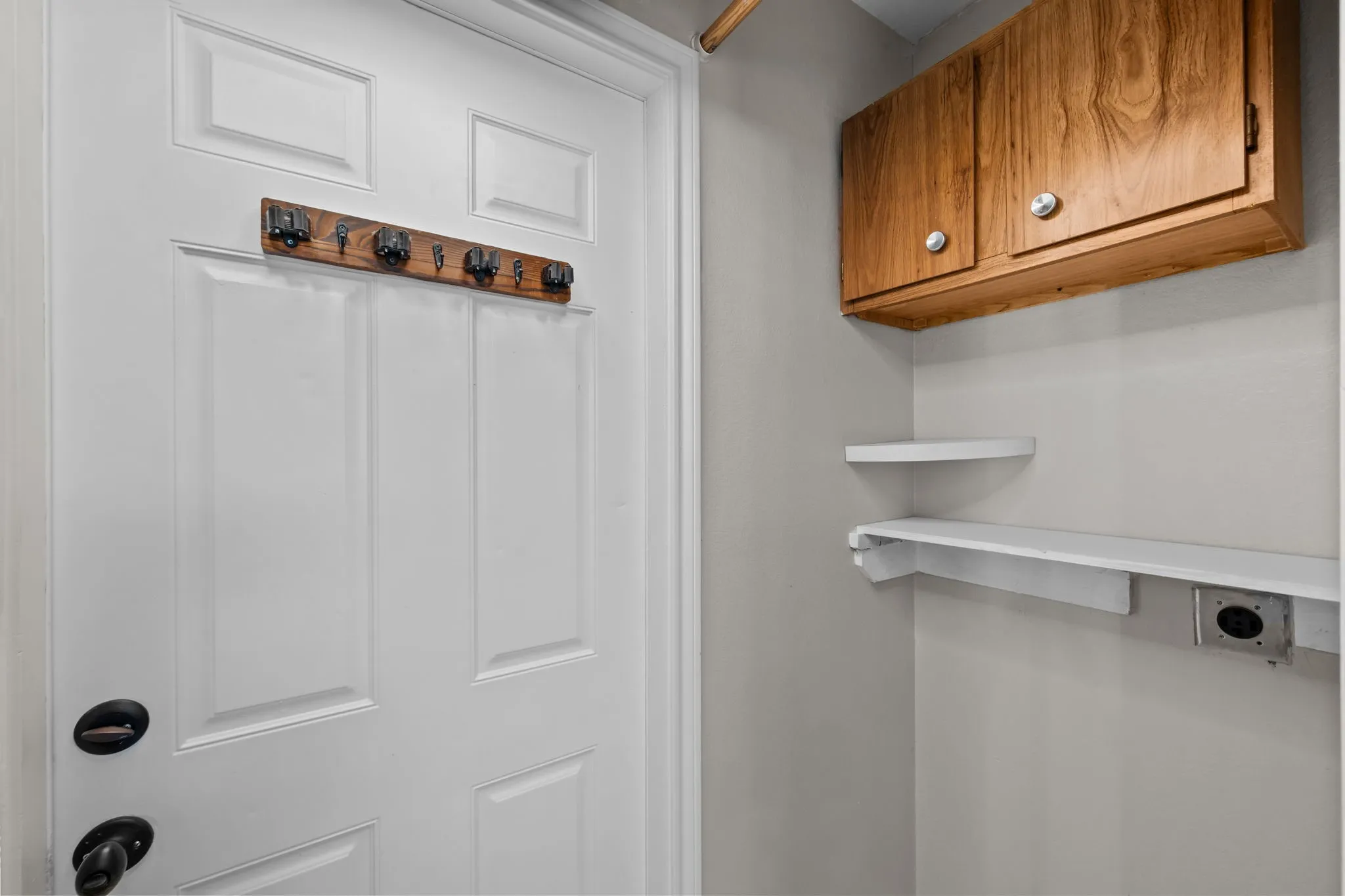 Single Family Residence For Sale in Hood County , 3904 Country Meadows Road, Granbury, Texas 76049, 3 Bedroom, 2 Bathroom, 2 Garage spaces, 1,447 Sqft, built in 2002, mls#21398139, Real Estate Agent in Granbury, Homes For Sale in Hood county, Homes For Sale in Granbury, Realtor in Granbury Texas, Real Estate Brokerage Independent Realty Texas, Luminita Cordes Realtor