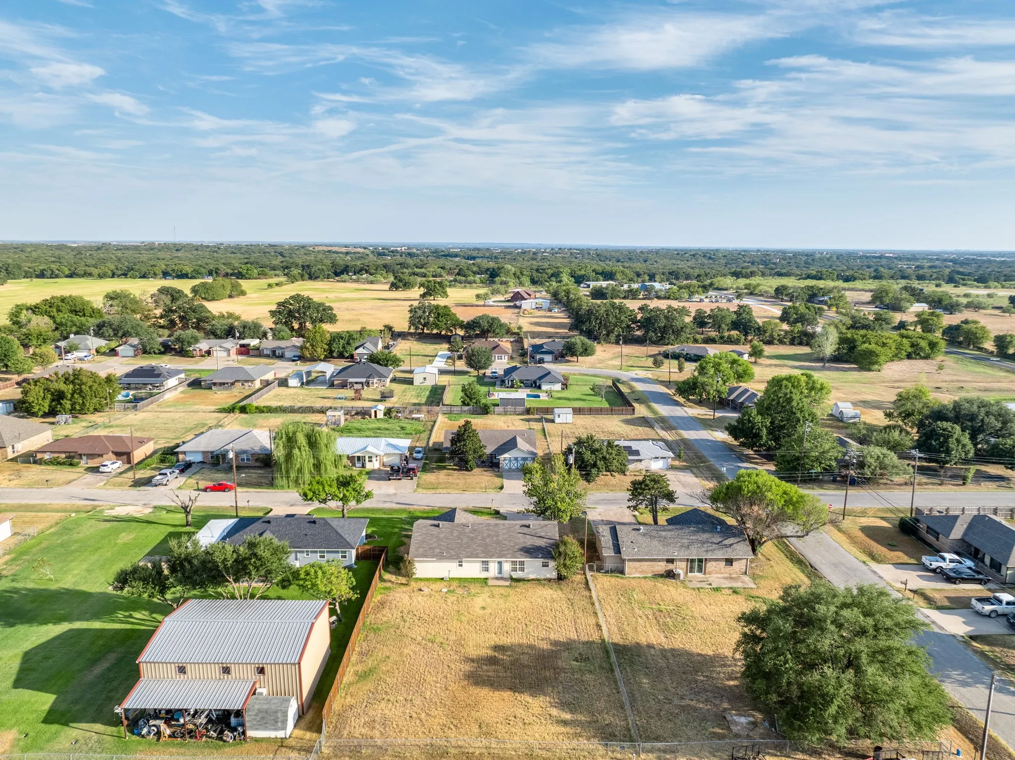 Single Family Residence For Sale in Hood County , 3904 Country Meadows Road, Granbury, Texas 76049, 3 Bedroom, 2 Bathroom, 2 Garage spaces, 1,447 Sqft, built in 2002, mls#21398139, Real Estate Agent in Granbury, Homes For Sale in Hood county, Homes For Sale in Granbury, Realtor in Granbury Texas, Real Estate Brokerage Independent Realty Texas, Luminita Cordes Realtor