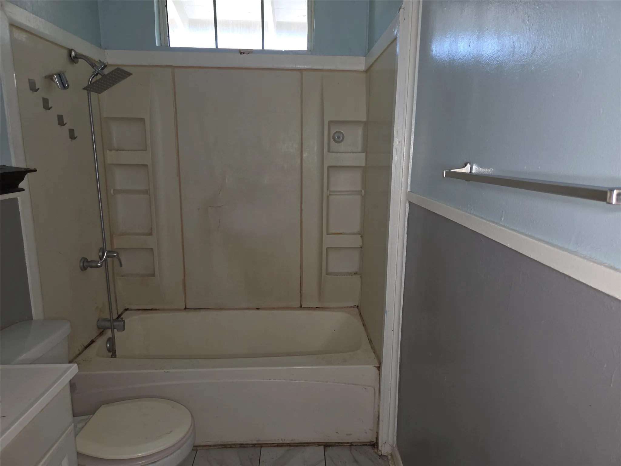 Single Family Residence For Sale in Tarrant County , 619 Truman Street, Arlington, Texas 76011, 2 Bedroom, 1 Bathroom, 1 Garage spaces, 938 Sqft, built in 1958, mls#21404295, Real Estate Agent in Arlington, Homes For Sale in Tarrant county, Homes For Sale in Arlington, Realtor in Arlington Texas, Real Estate Brokerage Independent Realty Texas, Luminita Cordes Realtor