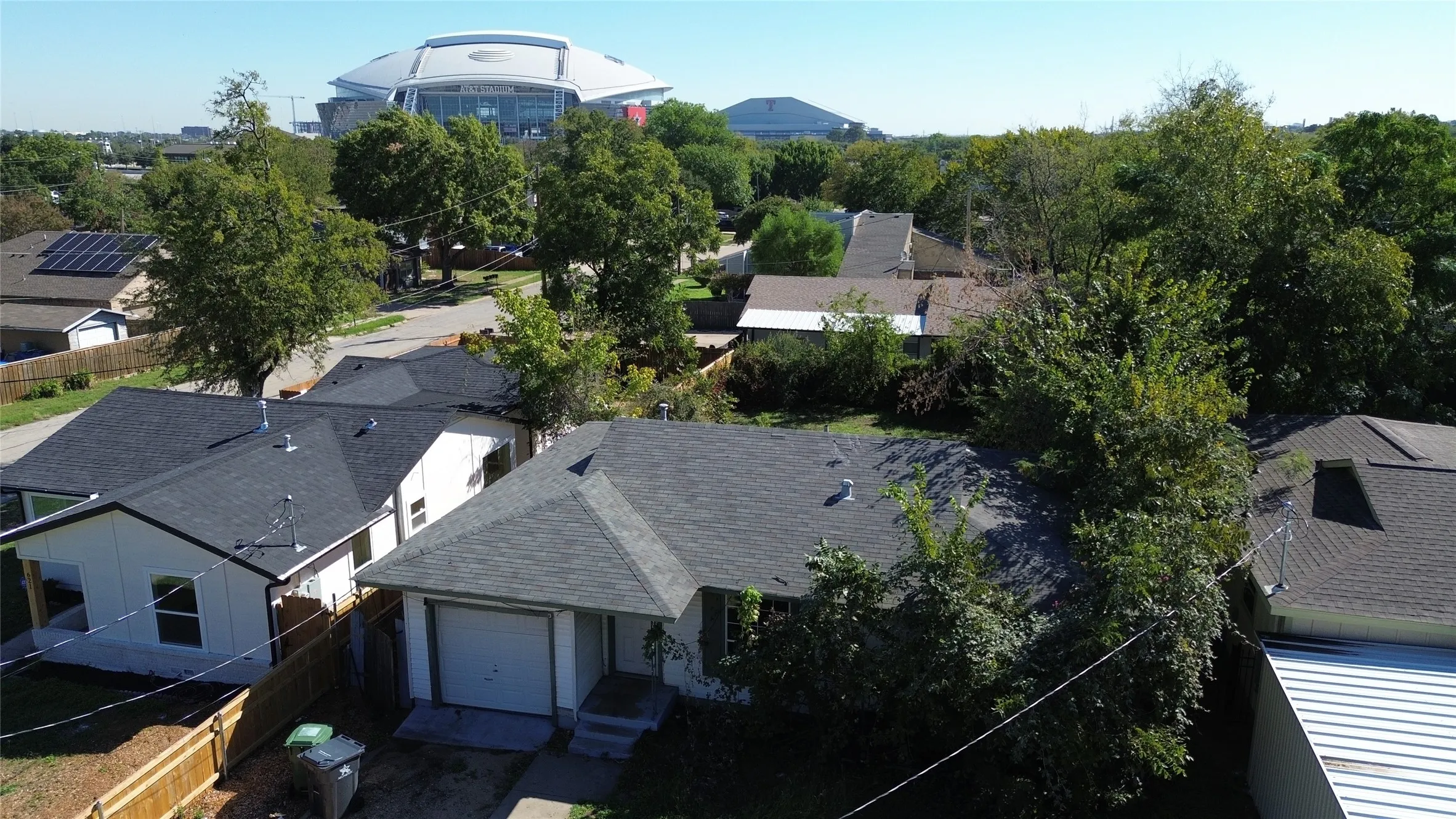 Short walk to AT&T Stadium or Globe Life Field