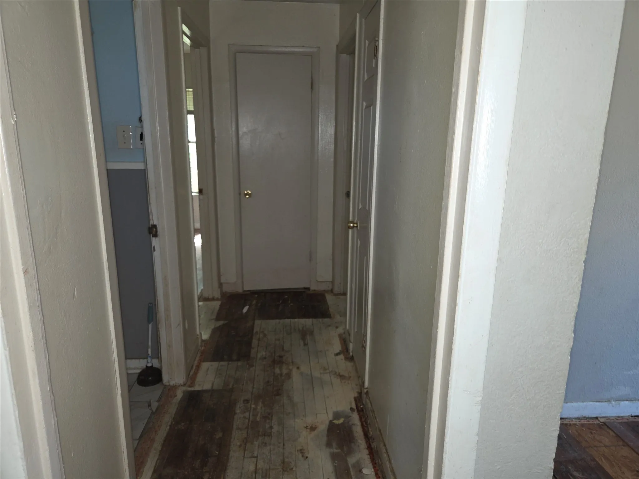 Single Family Residence For Sale in Tarrant County , 619 Truman Street, Arlington, Texas 76011, 2 Bedroom, 1 Bathroom, 1 Garage spaces, 938 Sqft, built in 1958, mls#21404295, Real Estate Agent in Arlington, Homes For Sale in Tarrant county, Homes For Sale in Arlington, Realtor in Arlington Texas, Real Estate Brokerage Independent Realty Texas, Luminita Cordes Realtor