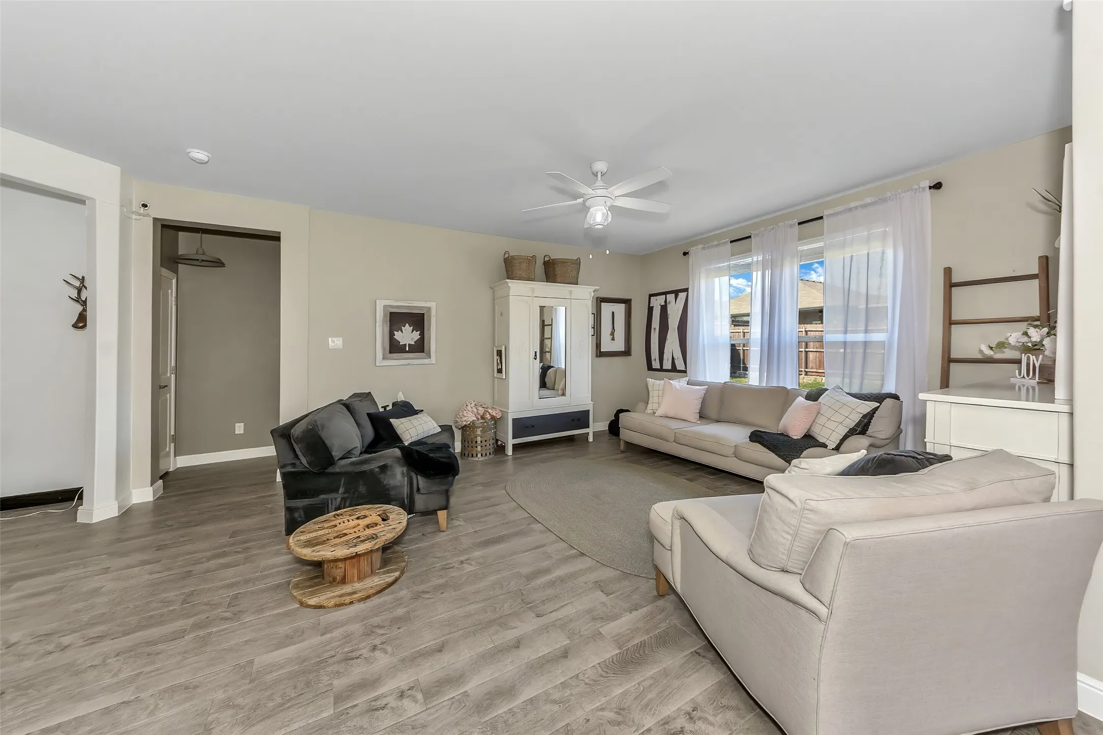 Single Family Residence For Sale in Tarrant County , 232 Drumcliffe Drive, Fort Worth, Texas 76052, 4 Bedroom, 2 Bathroom, 2 Garage spaces, 2,022 Sqft, built in 2022, mls#21404296, Real Estate Agent in Fort Worth, Homes For Sale in Tarrant county, Homes For Sale in Fort Worth, Realtor in Fort Worth Texas, Real Estate Brokerage Independent Realty Texas, Luminita Cordes Realtor