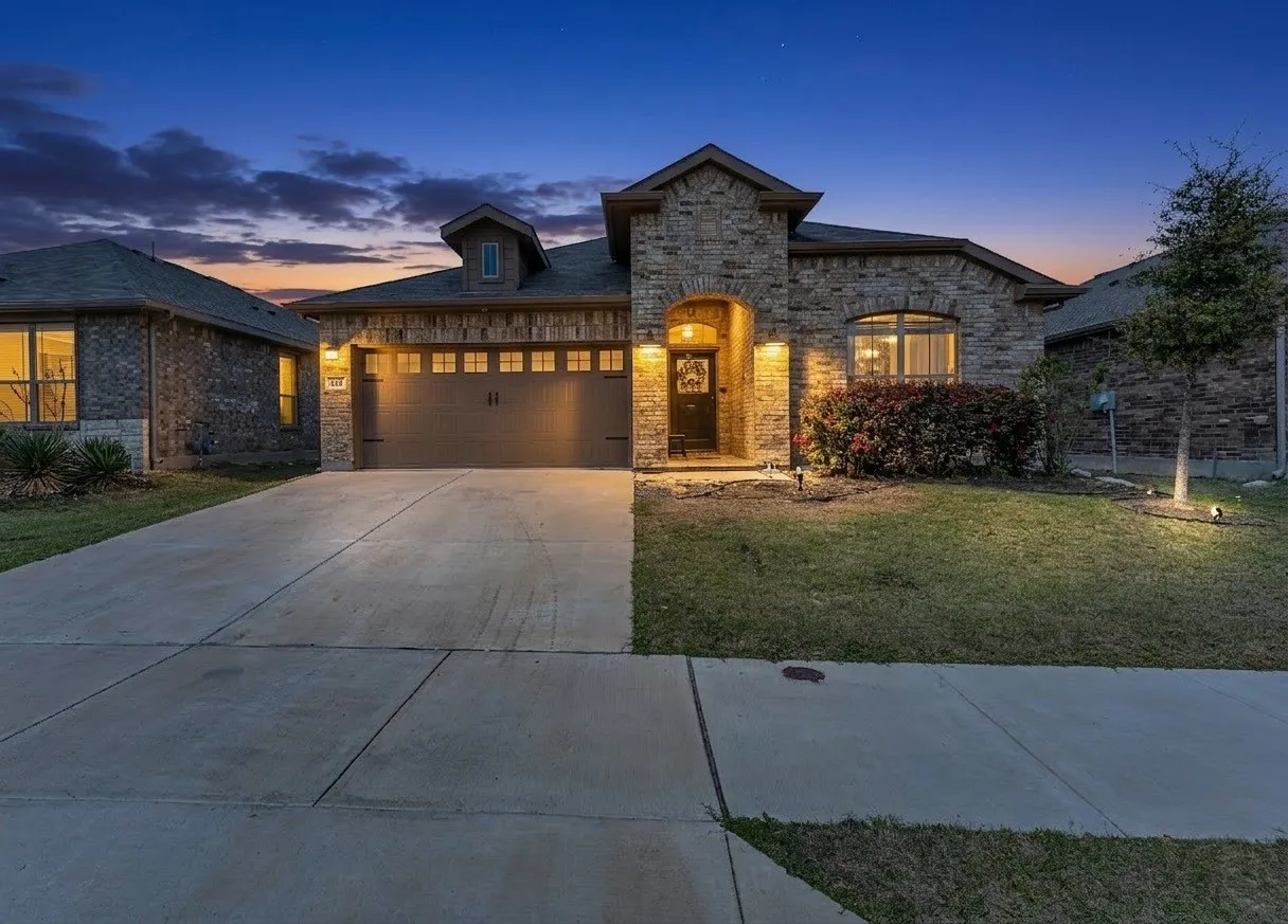 Single Family Residence For Sale in Tarrant County , 232 Drumcliffe Drive, Fort Worth, Texas 76052, 4 Bedroom, 2 Bathroom, 2 Garage spaces, 2,022 Sqft, built in 2022, mls#21404296, Real Estate Agent in Fort Worth, Homes For Sale in Tarrant county, Homes For Sale in Fort Worth, Realtor in Fort Worth Texas, Real Estate Brokerage Independent Realty Texas, Luminita Cordes Realtor