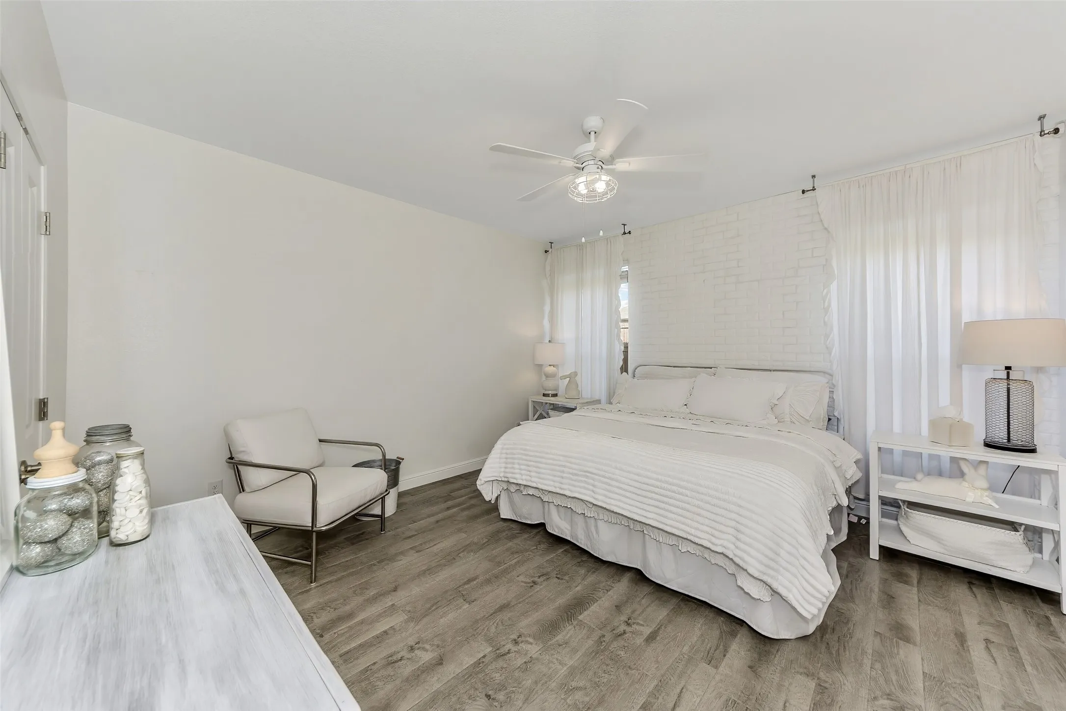 Single Family Residence For Sale in Tarrant County , 232 Drumcliffe Drive, Fort Worth, Texas 76052, 4 Bedroom, 2 Bathroom, 2 Garage spaces, 2,022 Sqft, built in 2022, mls#21404296, Real Estate Agent in Fort Worth, Homes For Sale in Tarrant county, Homes For Sale in Fort Worth, Realtor in Fort Worth Texas, Real Estate Brokerage Independent Realty Texas, Luminita Cordes Realtor