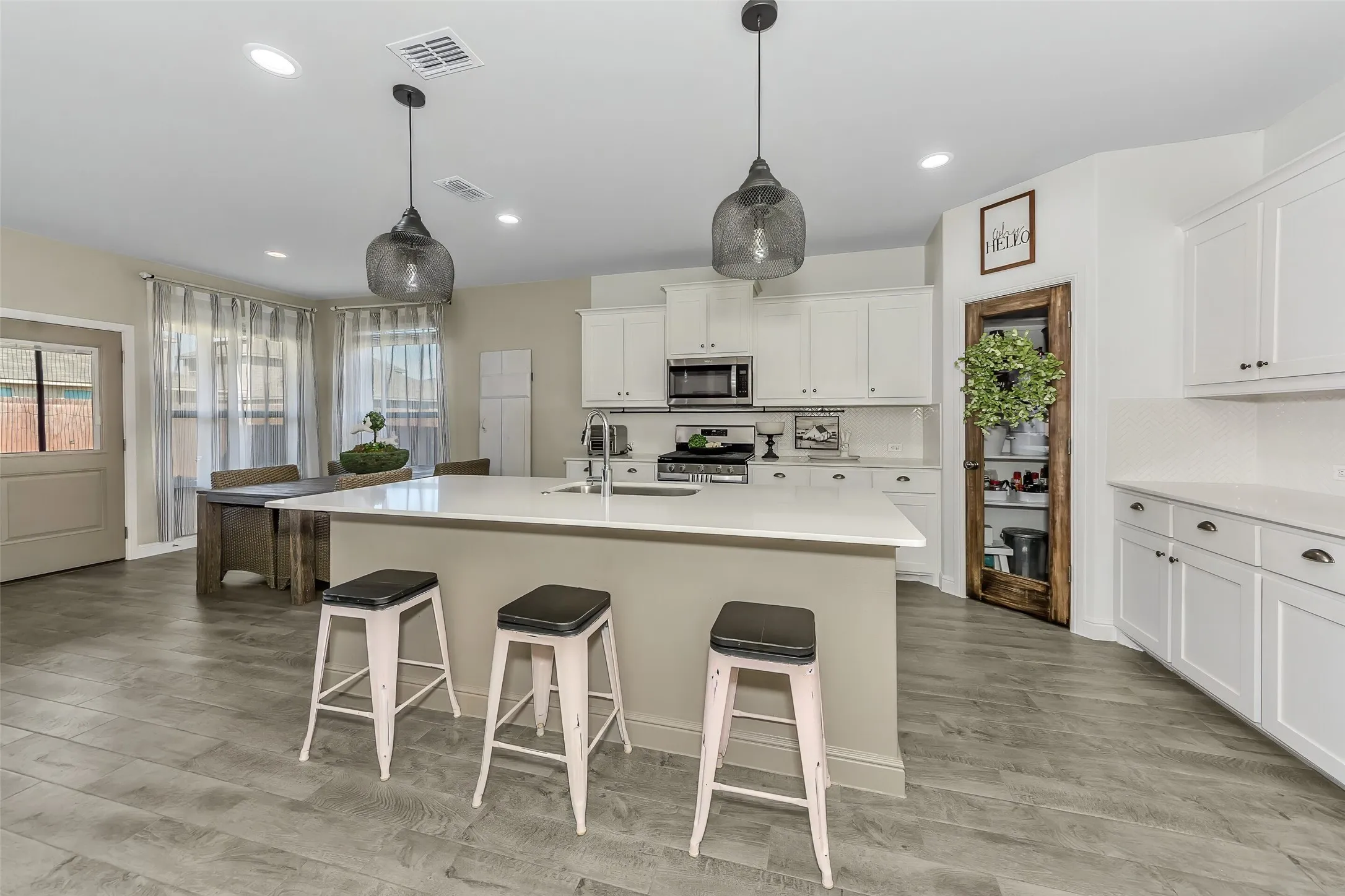 Single Family Residence For Sale in Tarrant County , 232 Drumcliffe Drive, Fort Worth, Texas 76052, 4 Bedroom, 2 Bathroom, 2 Garage spaces, 2,022 Sqft, built in 2022, mls#21404296, Real Estate Agent in Fort Worth, Homes For Sale in Tarrant county, Homes For Sale in Fort Worth, Realtor in Fort Worth Texas, Real Estate Brokerage Independent Realty Texas, Luminita Cordes Realtor