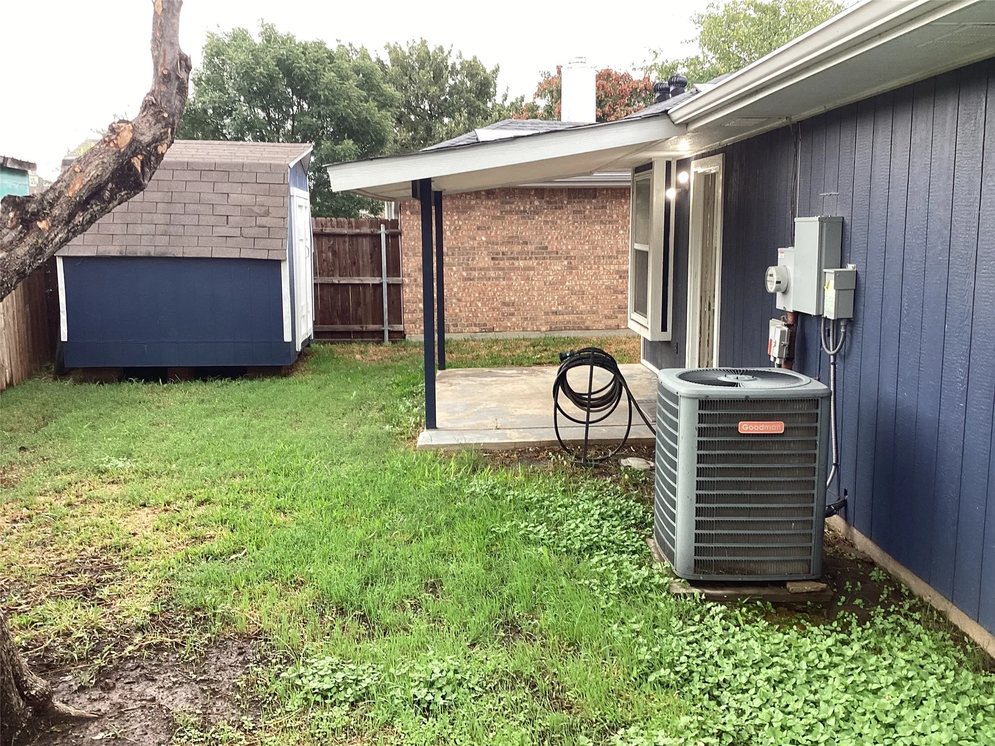Single Family Residence For Sale in Tarrant County , 411 Lantana Drive, Arlington, Texas 76018, 3 Bedroom, 2 Bathroom, 2 Garage spaces, 1,488 Sqft, built in 1984, mls#21404298, Real Estate Agent in Arlington, Homes For Sale in Tarrant county, Homes For Sale in Arlington, Realtor in Arlington Texas, Real Estate Brokerage Independent Realty Texas, Luminita Cordes Realtor