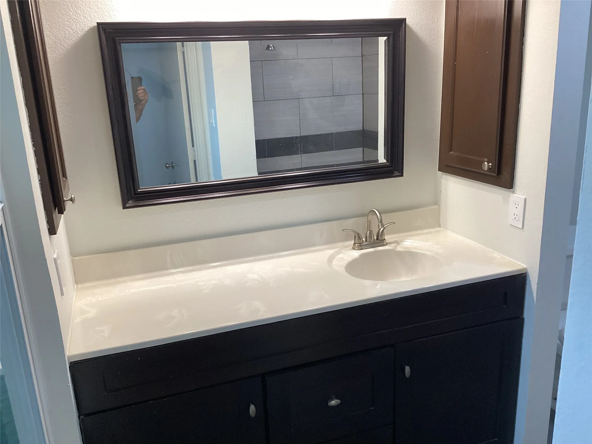 Single Family Residence For Sale in Tarrant County , 411 Lantana Drive, Arlington, Texas 76018, 3 Bedroom, 2 Bathroom, 2 Garage spaces, 1,488 Sqft, built in 1984, mls#21404298, Real Estate Agent in Arlington, Homes For Sale in Tarrant county, Homes For Sale in Arlington, Realtor in Arlington Texas, Real Estate Brokerage Independent Realty Texas, Luminita Cordes Realtor