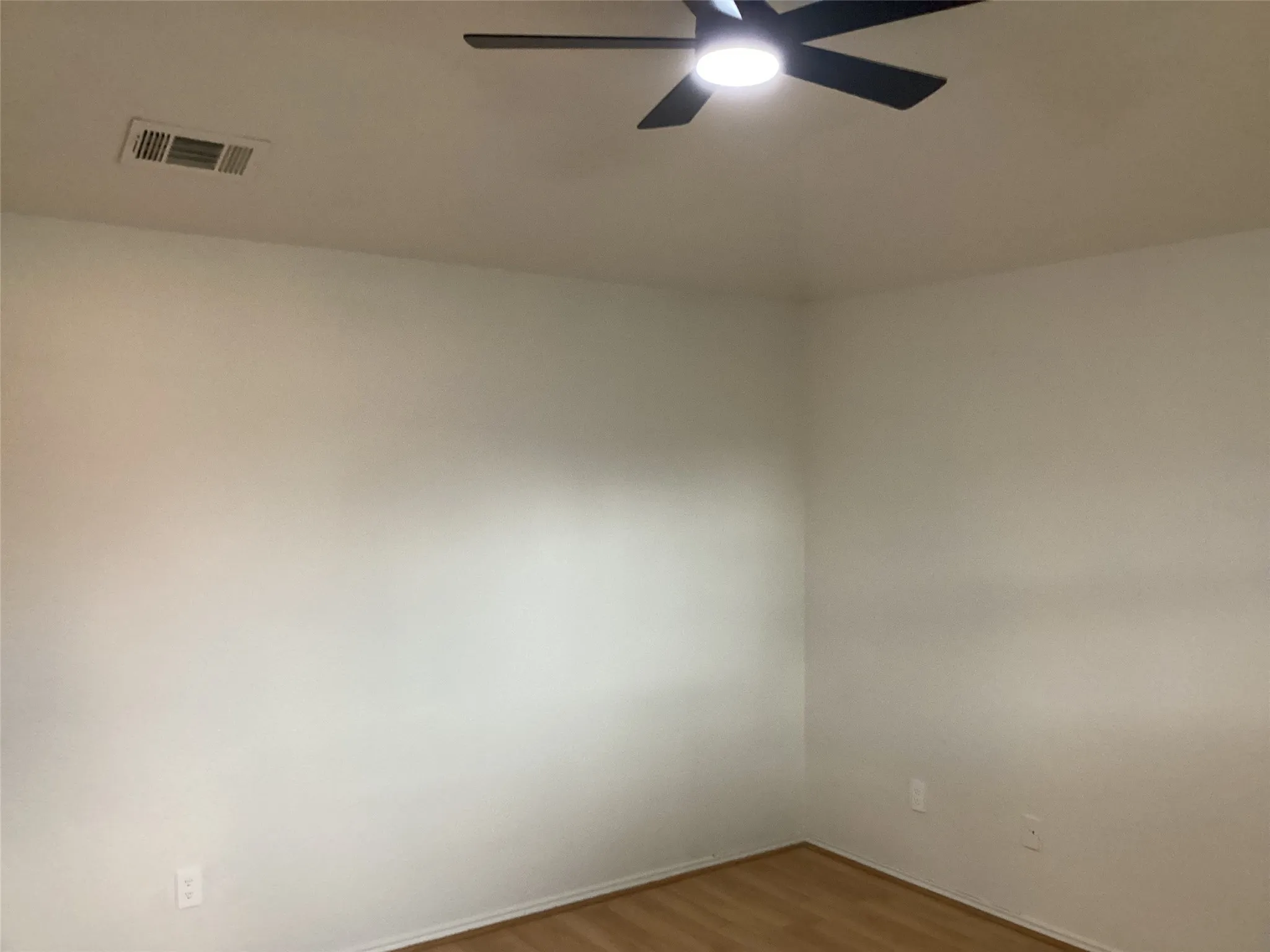 Single Family Residence For Sale in Tarrant County , 411 Lantana Drive, Arlington, Texas 76018, 3 Bedroom, 2 Bathroom, 2 Garage spaces, 1,488 Sqft, built in 1984, mls#21404298, Real Estate Agent in Arlington, Homes For Sale in Tarrant county, Homes For Sale in Arlington, Realtor in Arlington Texas, Real Estate Brokerage Independent Realty Texas, Luminita Cordes Realtor