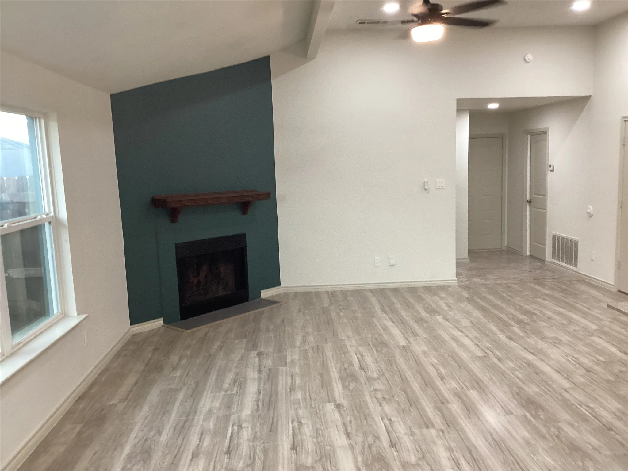 Single Family Residence For Sale in Tarrant County , 411 Lantana Drive, Arlington, Texas 76018, 3 Bedroom, 2 Bathroom, 2 Garage spaces, 1,488 Sqft, built in 1984, mls#21404298, Real Estate Agent in Arlington, Homes For Sale in Tarrant county, Homes For Sale in Arlington, Realtor in Arlington Texas, Real Estate Brokerage Independent Realty Texas, Luminita Cordes Realtor