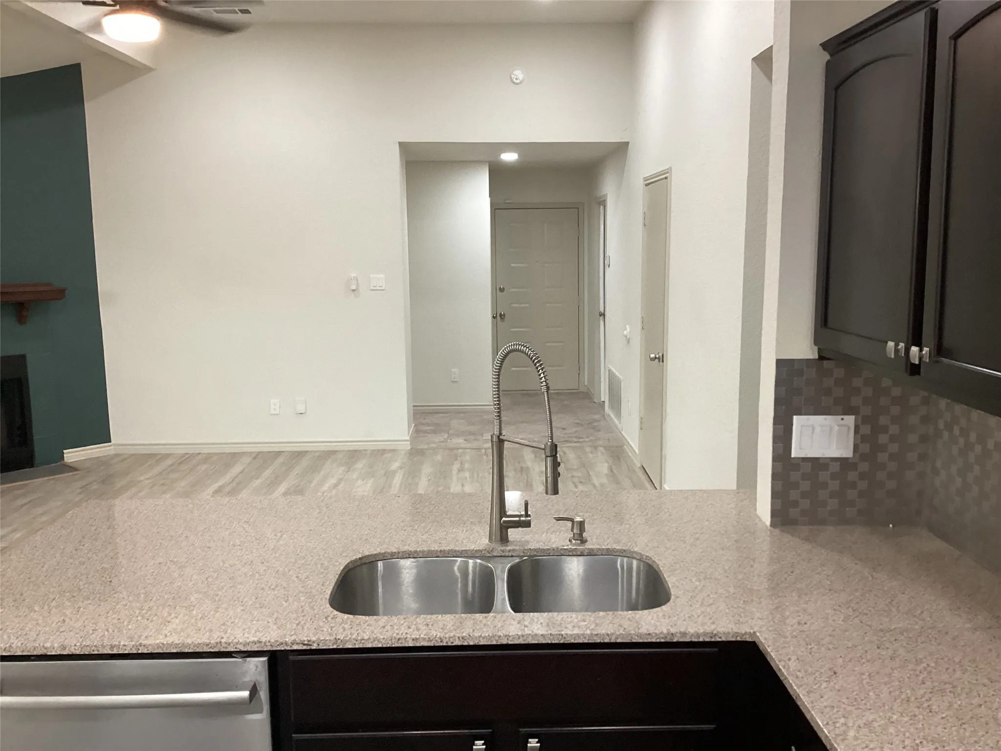 Single Family Residence For Sale in Tarrant County , 411 Lantana Drive, Arlington, Texas 76018, 3 Bedroom, 2 Bathroom, 2 Garage spaces, 1,488 Sqft, built in 1984, mls#21404298, Real Estate Agent in Arlington, Homes For Sale in Tarrant county, Homes For Sale in Arlington, Realtor in Arlington Texas, Real Estate Brokerage Independent Realty Texas, Luminita Cordes Realtor