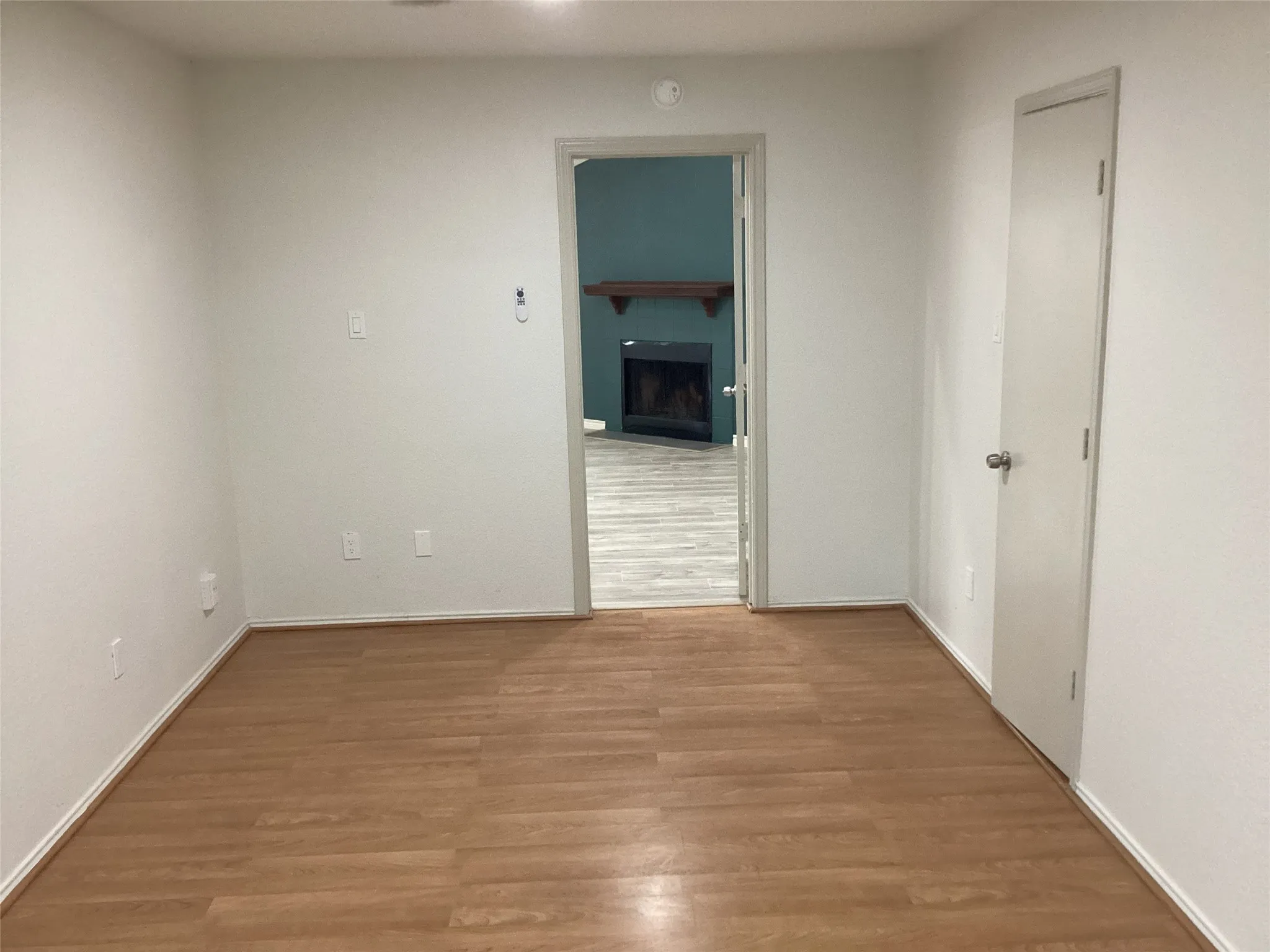 Single Family Residence For Sale in Tarrant County , 411 Lantana Drive, Arlington, Texas 76018, 3 Bedroom, 2 Bathroom, 2 Garage spaces, 1,488 Sqft, built in 1984, mls#21404298, Real Estate Agent in Arlington, Homes For Sale in Tarrant county, Homes For Sale in Arlington, Realtor in Arlington Texas, Real Estate Brokerage Independent Realty Texas, Luminita Cordes Realtor
