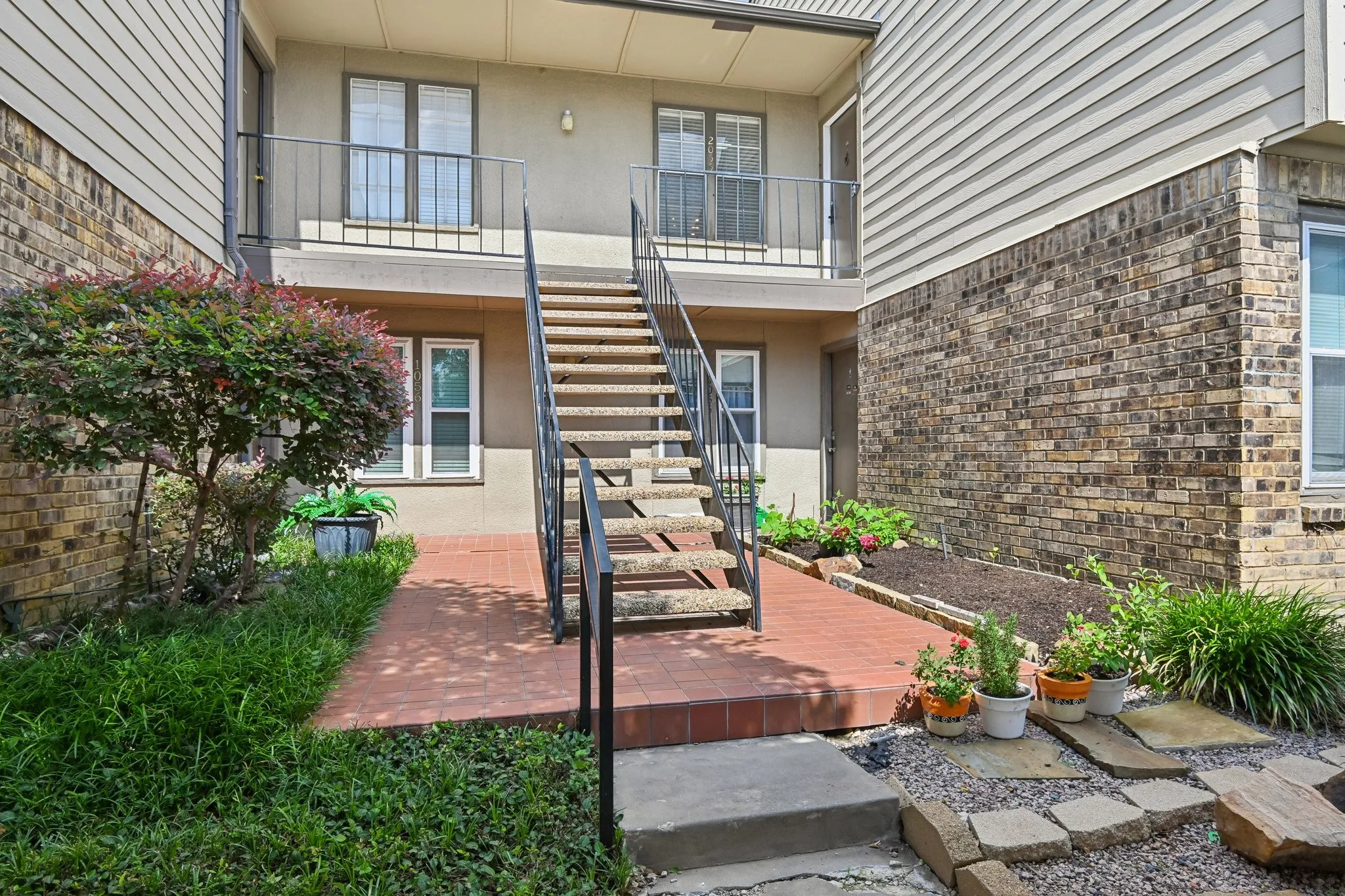 Condominium For Sale in Dallas County , 5300 Keller Springs Road 2055, Dallas, Texas 75248, 2 Bedroom, 2 Bathroom, Garage spaces, 915 Sqft, built in 1982, mls#21404189, Real Estate Agent in Dallas, Homes For Sale in Dallas county, Homes For Sale in Dallas, Realtor in Dallas Texas, Real Estate Brokerage Independent Realty Texas, Luminita Cordes Realtor