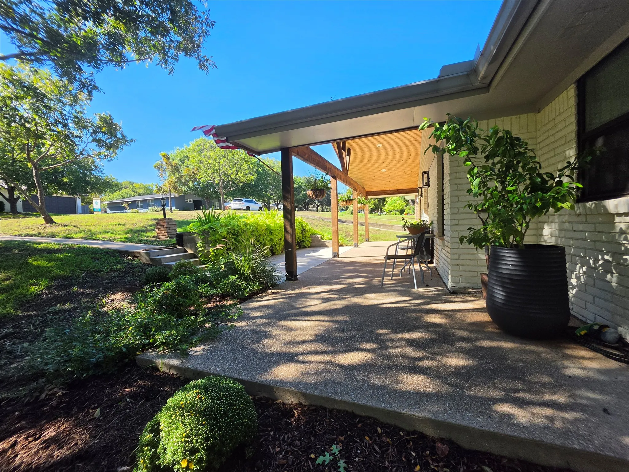 Single Family Residence For Sale in Mc Lennan County , 1625 Rambler Drive, Waco, Texas 76710, 4 Bedroom, 3 Bathroom, Garage spaces, 2,251 Sqft, built in 1959, mls#21397635, Real Estate Agent in Waco, Homes For Sale in Mc Lennan county, Homes For Sale in Waco, Realtor in Waco Texas, Real Estate Brokerage Independent Realty Texas, Luminita Cordes Realtor