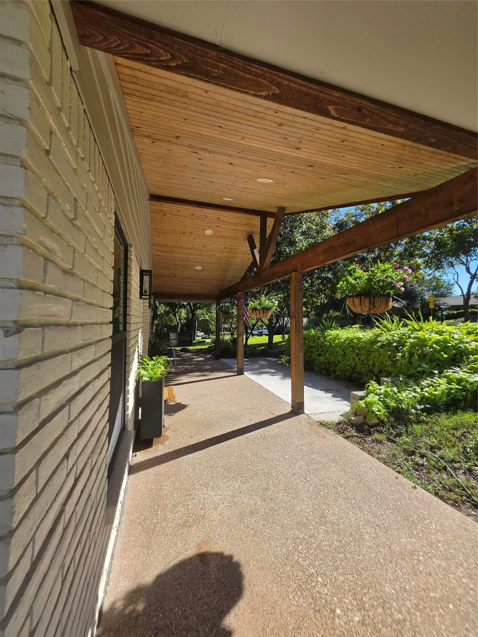 Single Family Residence For Sale in Mc Lennan County , 1625 Rambler Drive, Waco, Texas 76710, 4 Bedroom, 3 Bathroom, Garage spaces, 2,251 Sqft, built in 1959, mls#21397635, Real Estate Agent in Waco, Homes For Sale in Mc Lennan county, Homes For Sale in Waco, Realtor in Waco Texas, Real Estate Brokerage Independent Realty Texas, Luminita Cordes Realtor