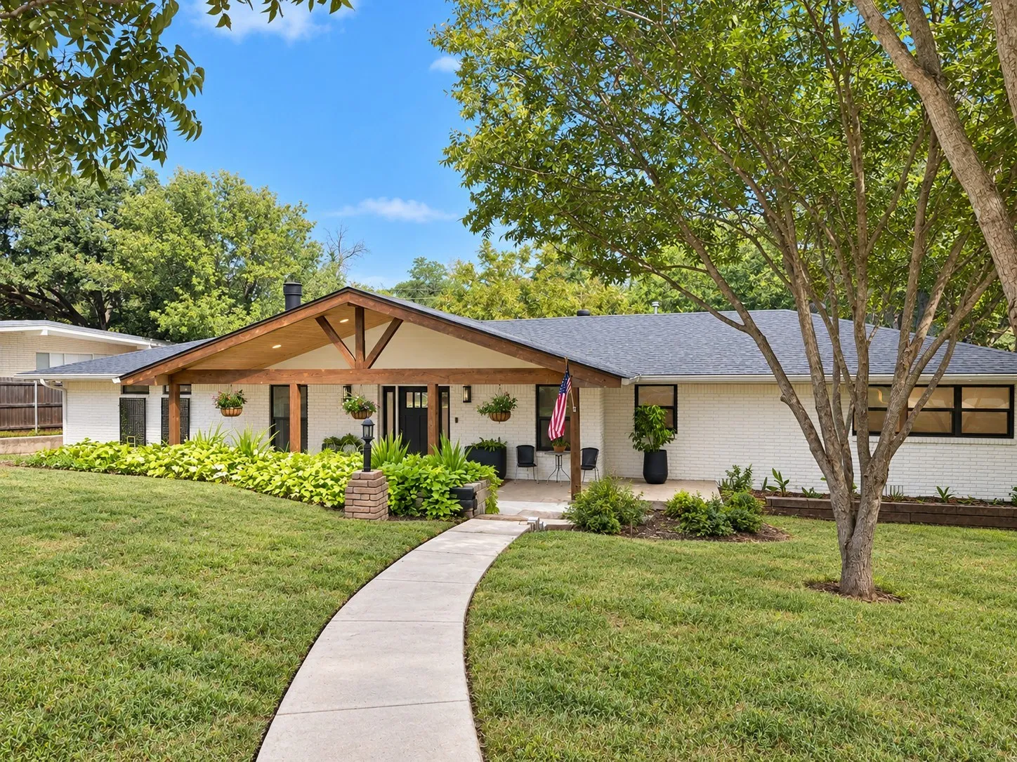 Single Family Residence For Sale in Mc Lennan County , 1625 Rambler Drive, Waco, Texas 76710, 4 Bedroom, 3 Bathroom, Garage spaces, 2,251 Sqft, built in 1959, mls#21397635, Real Estate Agent in Waco, Homes For Sale in Mc Lennan county, Homes For Sale in Waco, Realtor in Waco Texas, Real Estate Brokerage Independent Realty Texas, Luminita Cordes Realtor