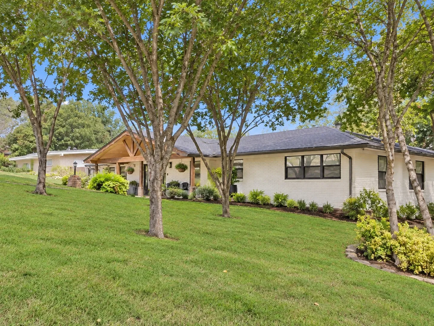 Single Family Residence For Sale in Mc Lennan County , 1625 Rambler Drive, Waco, Texas 76710, 4 Bedroom, 3 Bathroom, Garage spaces, 2,251 Sqft, built in 1959, mls#21397635, Real Estate Agent in Waco, Homes For Sale in Mc Lennan county, Homes For Sale in Waco, Realtor in Waco Texas, Real Estate Brokerage Independent Realty Texas, Luminita Cordes Realtor