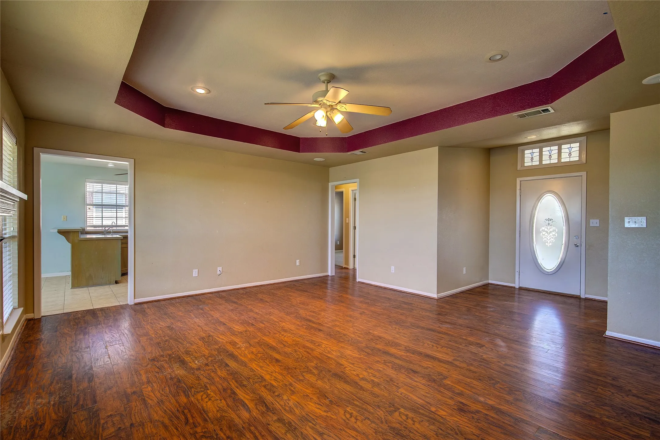 Single Family Residence For Sale in Hunt County , 6910 Sayle Street, Greenville, Texas 75402, 3 Bedroom, 2 Bathroom, 2 Garage spaces, 1,480 Sqft, built in 1999, mls#21403385, Real Estate Agent in Greenville, Homes For Sale in Hunt county, Homes For Sale in Greenville, Realtor in Greenville Texas, Real Estate Brokerage Independent Realty Texas, Luminita Cordes Realtor