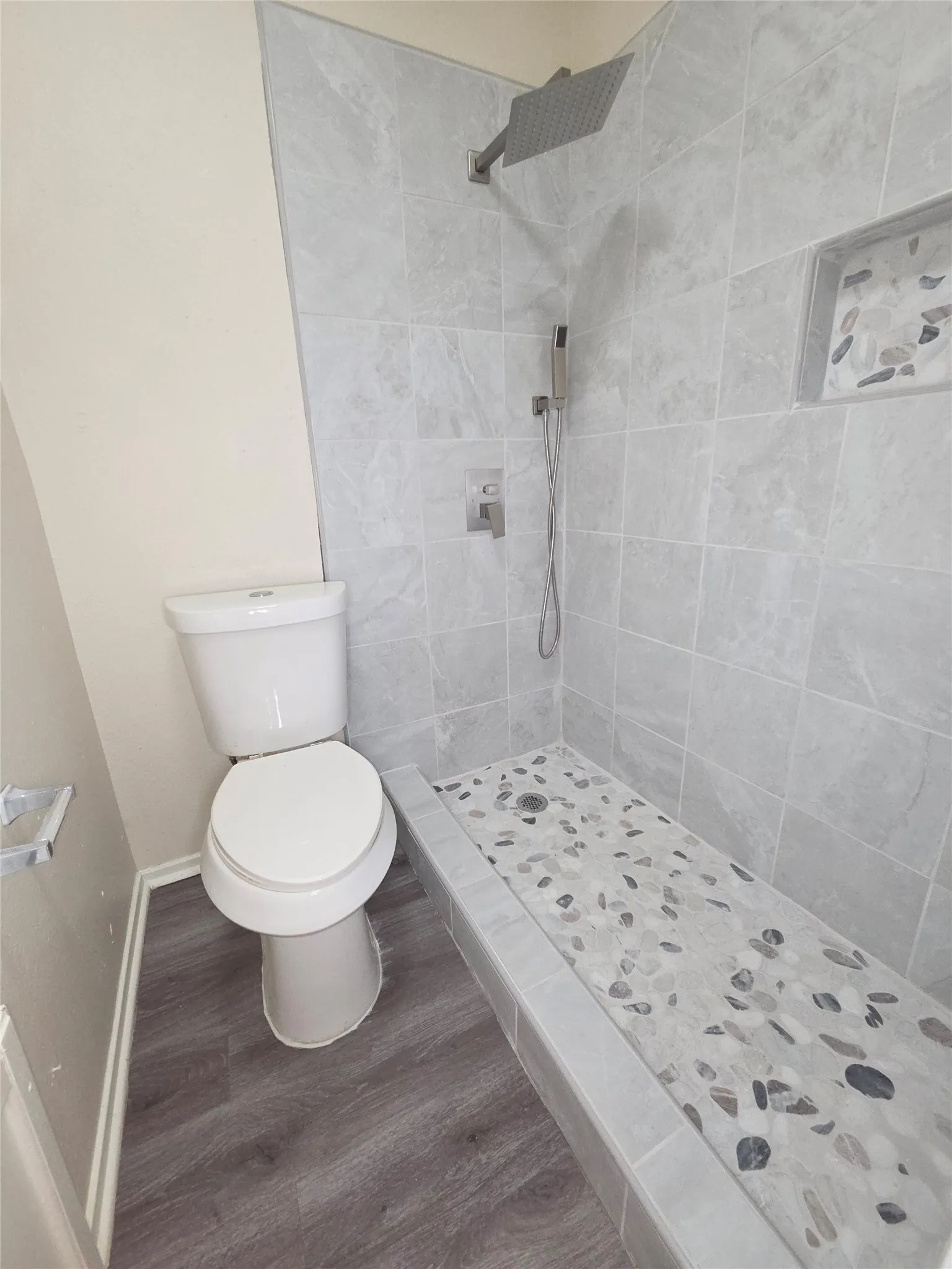 Townhouse For Sale in Tarrant County , 2400 Monte Carlo Drive B, Arlington, Texas 76015, 3 Bedroom, 2 Bathroom, Garage spaces, 1,039 Sqft, built in 1982, mls#21404314, Real Estate Agent in Arlington, Homes For Sale in Tarrant county, Homes For Sale in Arlington, Realtor in Arlington Texas, Real Estate Brokerage Independent Realty Texas, Luminita Cordes Realtor