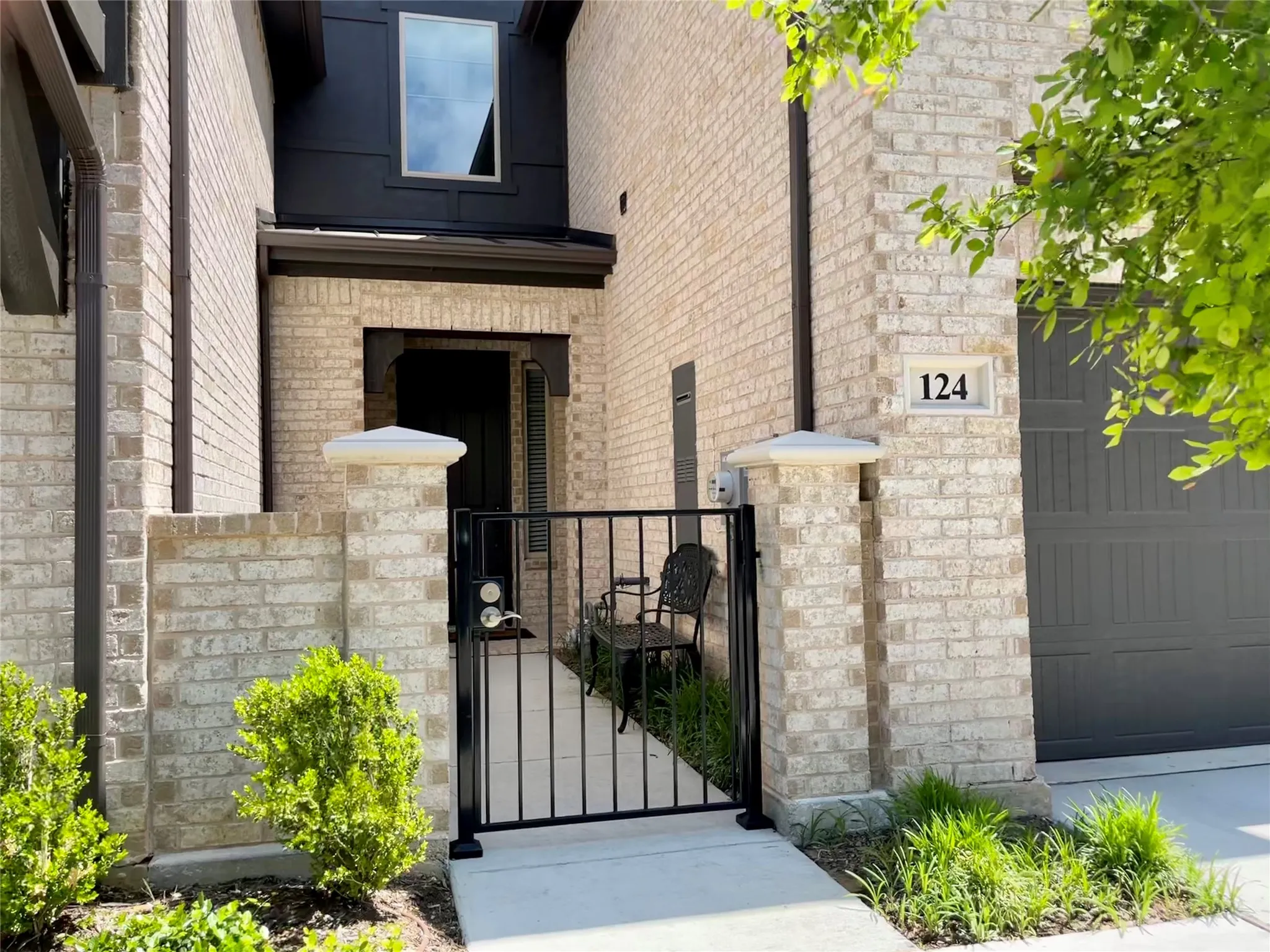 Townhouse For Rent in Denton County , 124 Claire Drive, Trophy Club, Texas 76262, 3 Bedroom, 3 Bathroom, 2 Garage spaces, 2,283 Sqft, built in 2020, mls#21404315, Real Estate Agent in Trophy Club, Homes For Rent in Denton county, Homes For Rent in Trophy Club, Realtor in Trophy Club Texas, Real Estate Brokerage Independent Realty Texas, Luminita Cordes Realtor