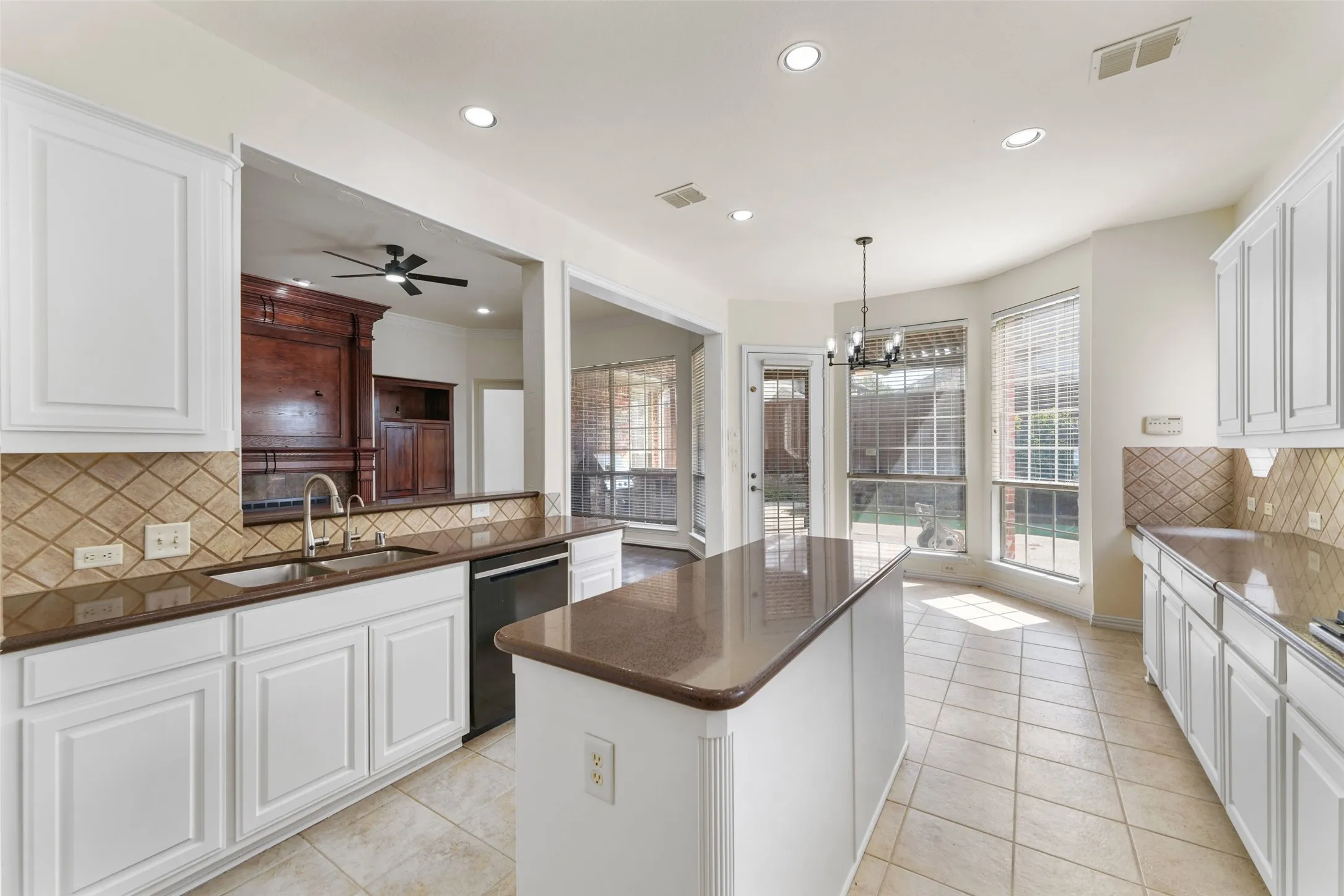 Single Family Residence For Sale in Collin County , 707 Wheaton Court, Allen, Texas 75013, 4 Bedroom, 4 Bathroom, 2 Garage spaces, 3,976 Sqft, built in 2001, mls#21404317, Real Estate Agent in Allen, Homes For Sale in Collin county, Homes For Sale in Allen, Realtor in Allen Texas, Real Estate Brokerage Independent Realty Texas, Luminita Cordes Realtor