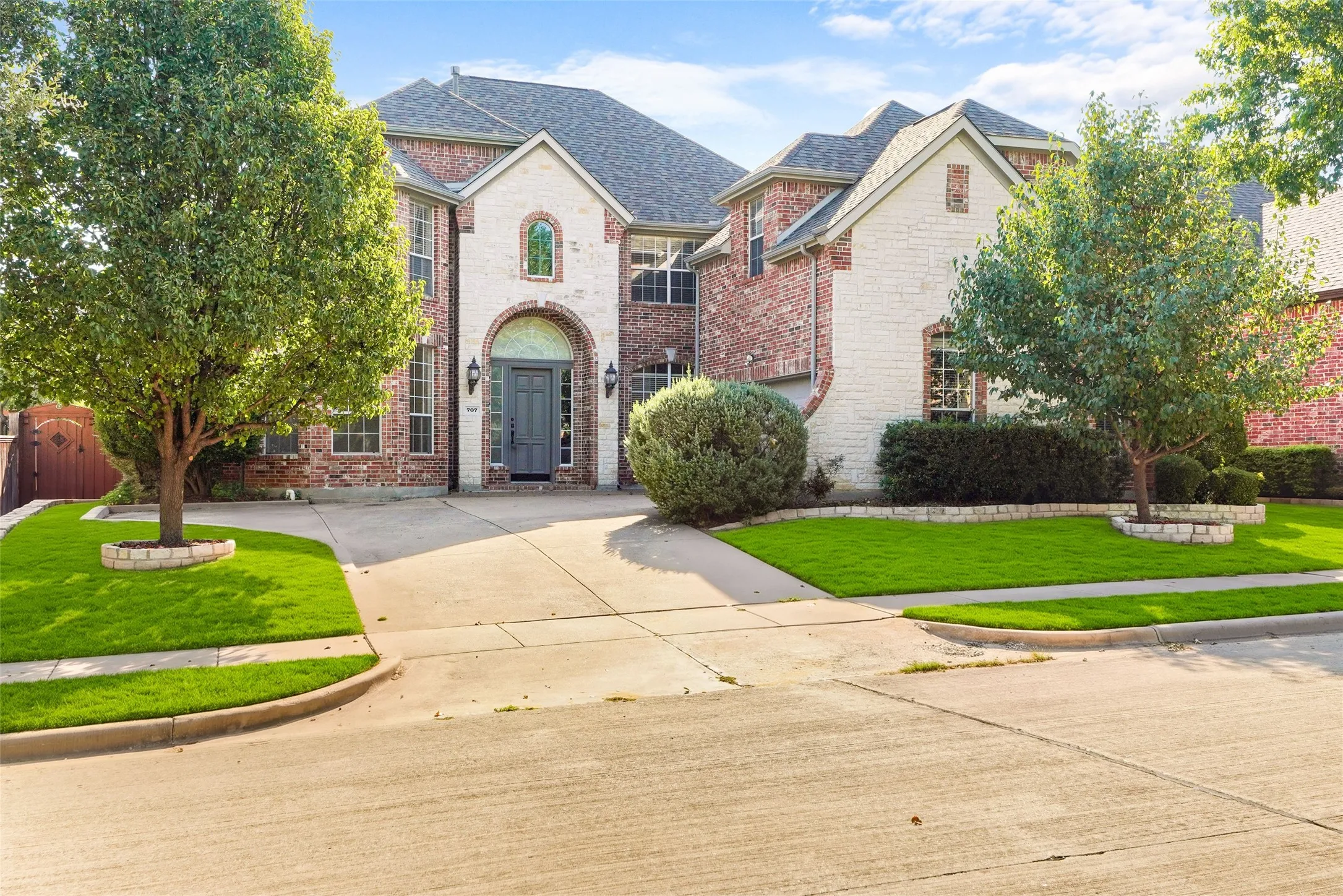 Single Family Residence For Sale in Collin County , 707 Wheaton Court, Allen, Texas 75013, 4 Bedroom, 4 Bathroom, 2 Garage spaces, 3,976 Sqft, built in 2001, mls#21404317, Real Estate Agent in Allen, Homes For Sale in Collin county, Homes For Sale in Allen, Realtor in Allen Texas, Real Estate Brokerage Independent Realty Texas, Luminita Cordes Realtor