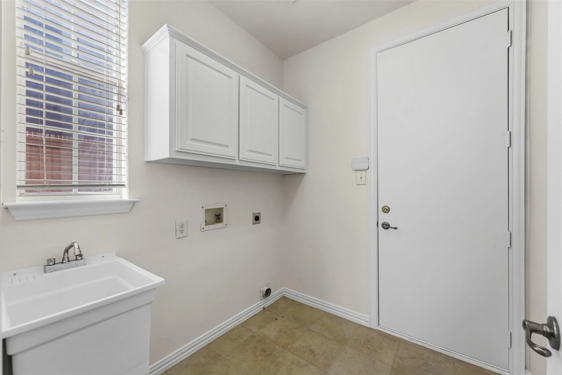 Single Family Residence For Sale in Collin County , 707 Wheaton Court, Allen, Texas 75013, 4 Bedroom, 4 Bathroom, 2 Garage spaces, 3,976 Sqft, built in 2001, mls#21404317, Real Estate Agent in Allen, Homes For Sale in Collin county, Homes For Sale in Allen, Realtor in Allen Texas, Real Estate Brokerage Independent Realty Texas, Luminita Cordes Realtor