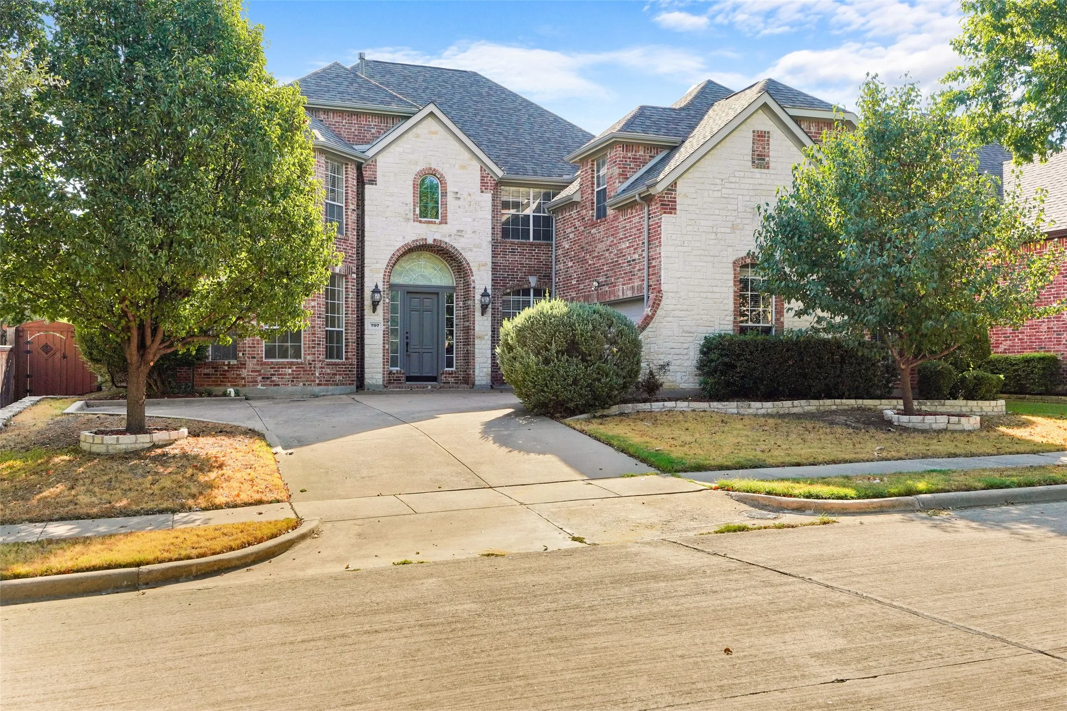 Single Family Residence For Sale in Collin County , 707 Wheaton Court, Allen, Texas 75013, 4 Bedroom, 4 Bathroom, 2 Garage spaces, 3,976 Sqft, built in 2001, mls#21404317, Real Estate Agent in Allen, Homes For Sale in Collin county, Homes For Sale in Allen, Realtor in Allen Texas, Real Estate Brokerage Independent Realty Texas, Luminita Cordes Realtor