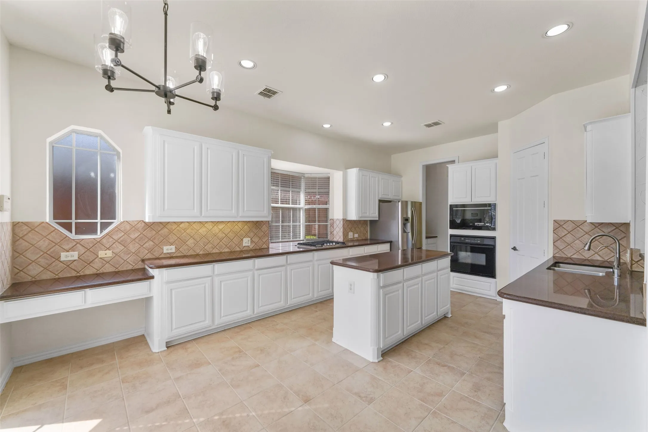 Single Family Residence For Sale in Collin County , 707 Wheaton Court, Allen, Texas 75013, 4 Bedroom, 4 Bathroom, 2 Garage spaces, 3,976 Sqft, built in 2001, mls#21404317, Real Estate Agent in Allen, Homes For Sale in Collin county, Homes For Sale in Allen, Realtor in Allen Texas, Real Estate Brokerage Independent Realty Texas, Luminita Cordes Realtor