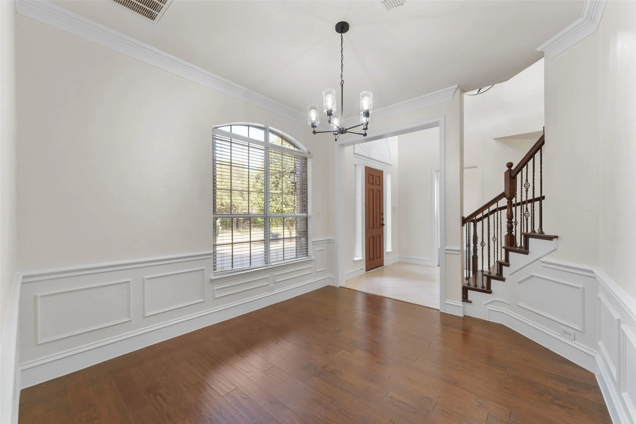 Single Family Residence For Sale in Collin County , 707 Wheaton Court, Allen, Texas 75013, 4 Bedroom, 4 Bathroom, 2 Garage spaces, 3,976 Sqft, built in 2001, mls#21404317, Real Estate Agent in Allen, Homes For Sale in Collin county, Homes For Sale in Allen, Realtor in Allen Texas, Real Estate Brokerage Independent Realty Texas, Luminita Cordes Realtor