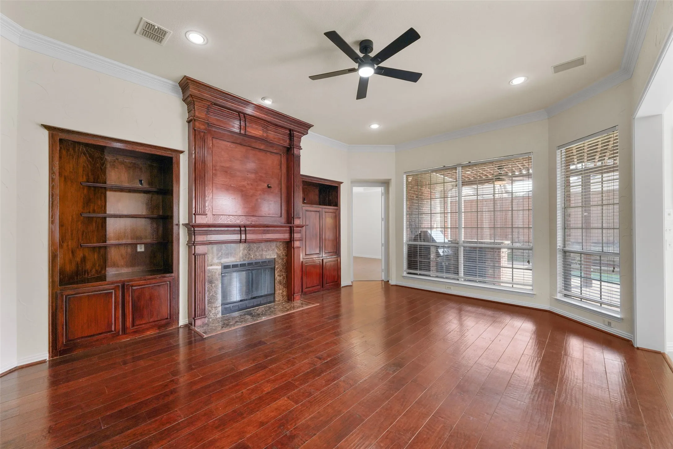 Single Family Residence For Sale in Collin County , 707 Wheaton Court, Allen, Texas 75013, 4 Bedroom, 4 Bathroom, 2 Garage spaces, 3,976 Sqft, built in 2001, mls#21404317, Real Estate Agent in Allen, Homes For Sale in Collin county, Homes For Sale in Allen, Realtor in Allen Texas, Real Estate Brokerage Independent Realty Texas, Luminita Cordes Realtor